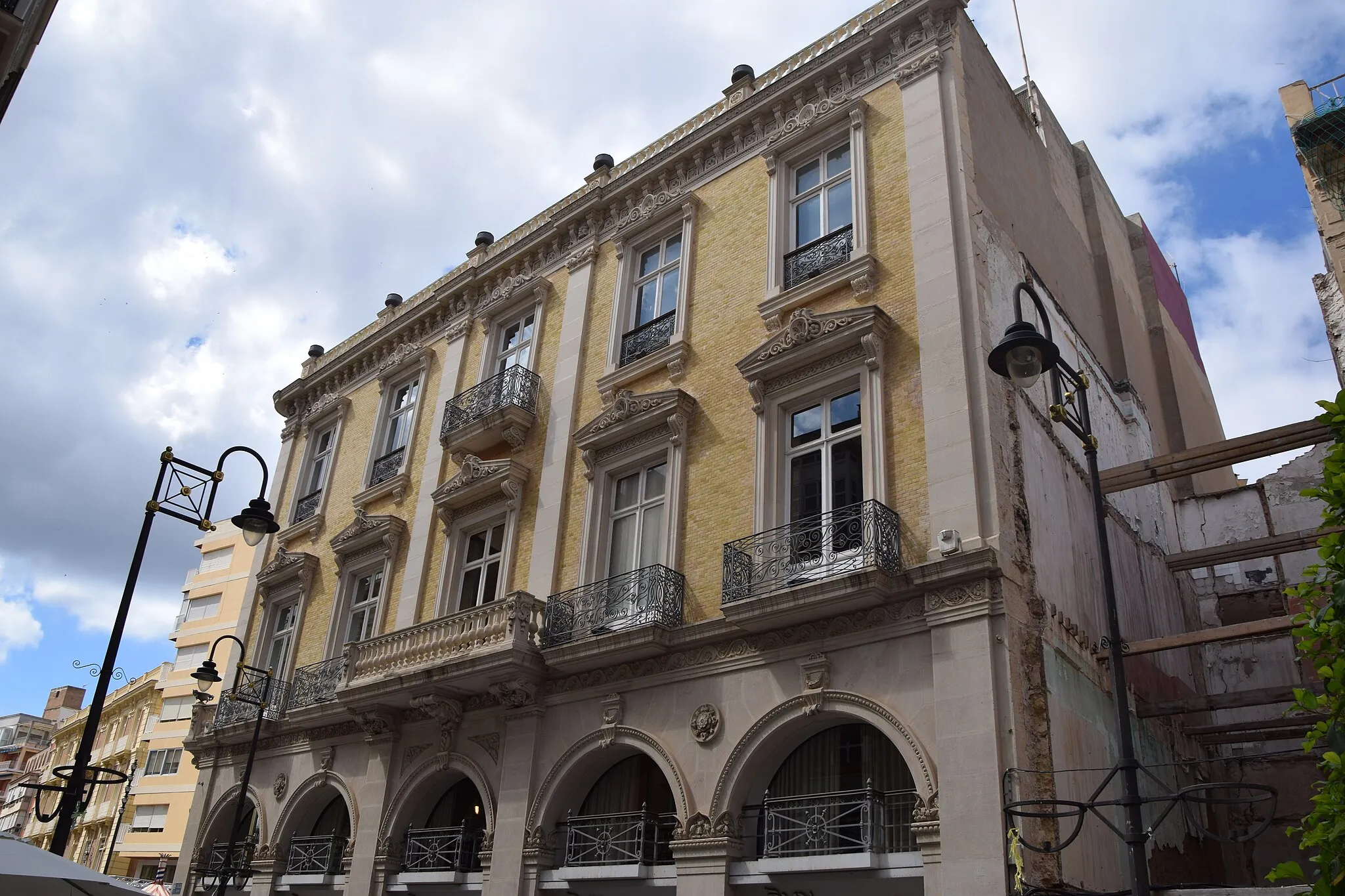 Photo showing: Front of the palace Pedreño of the street of Carmen