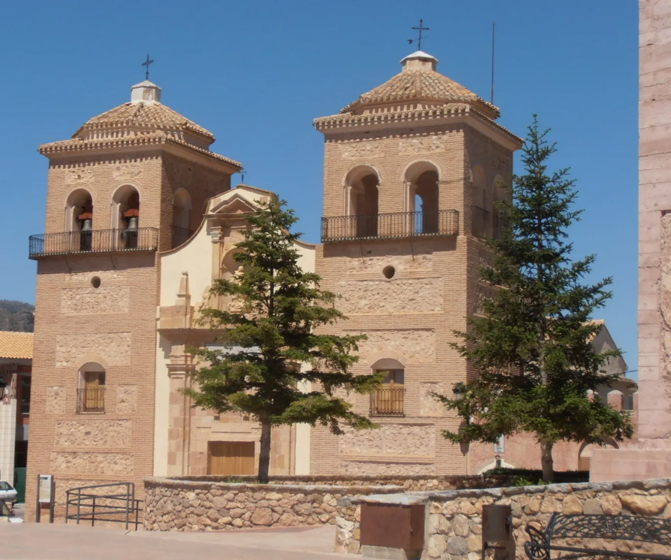 Photo showing: Aledo: Iglesia Sta María la Real At the pictures right border: Torre de Homenaje