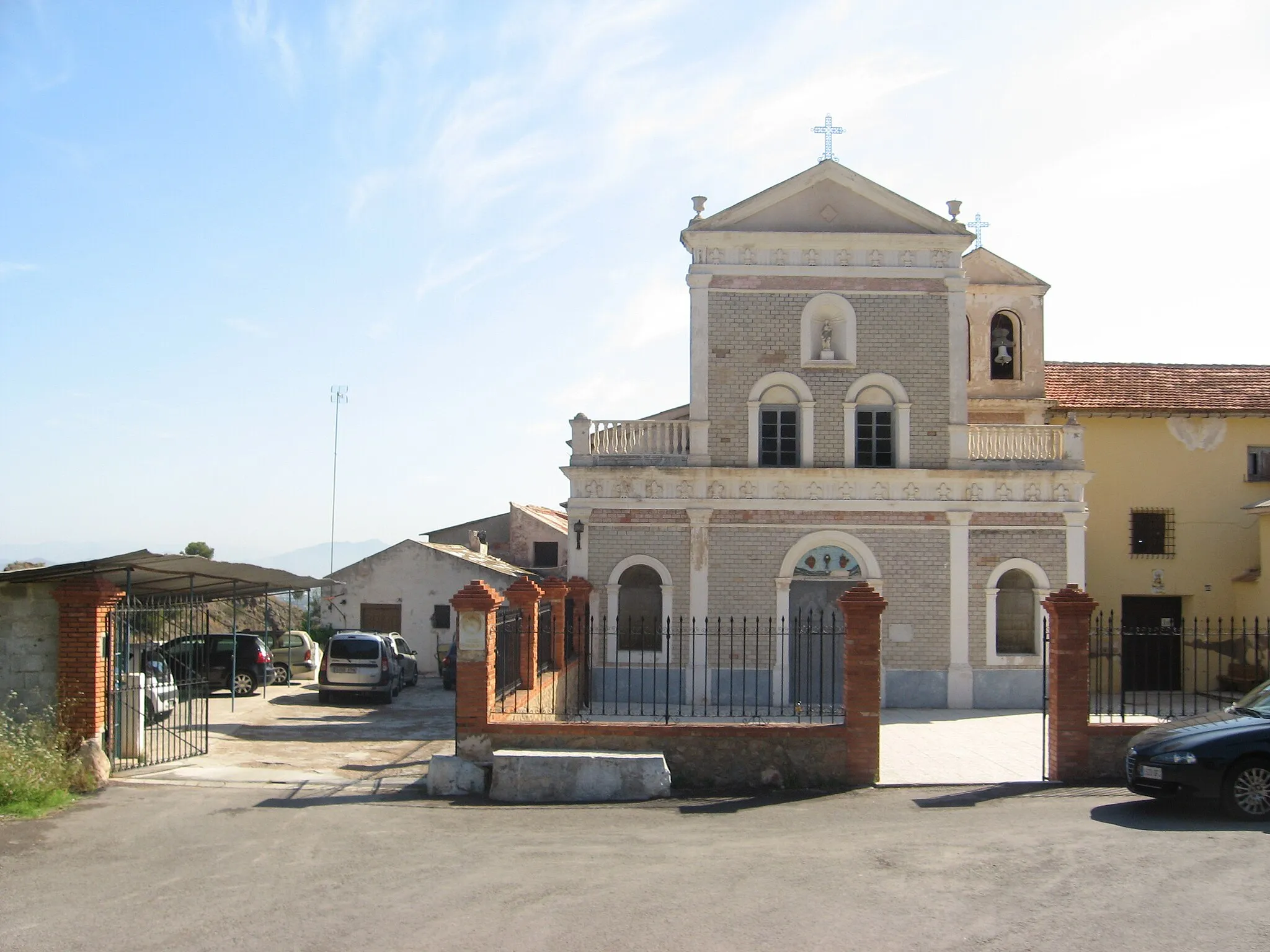 Photo showing: Eremitorio de la Luz, en el Valle. Muy cerca de asentamiento íbero, centro de interpretación y castillo árabe con el mismo nombre.