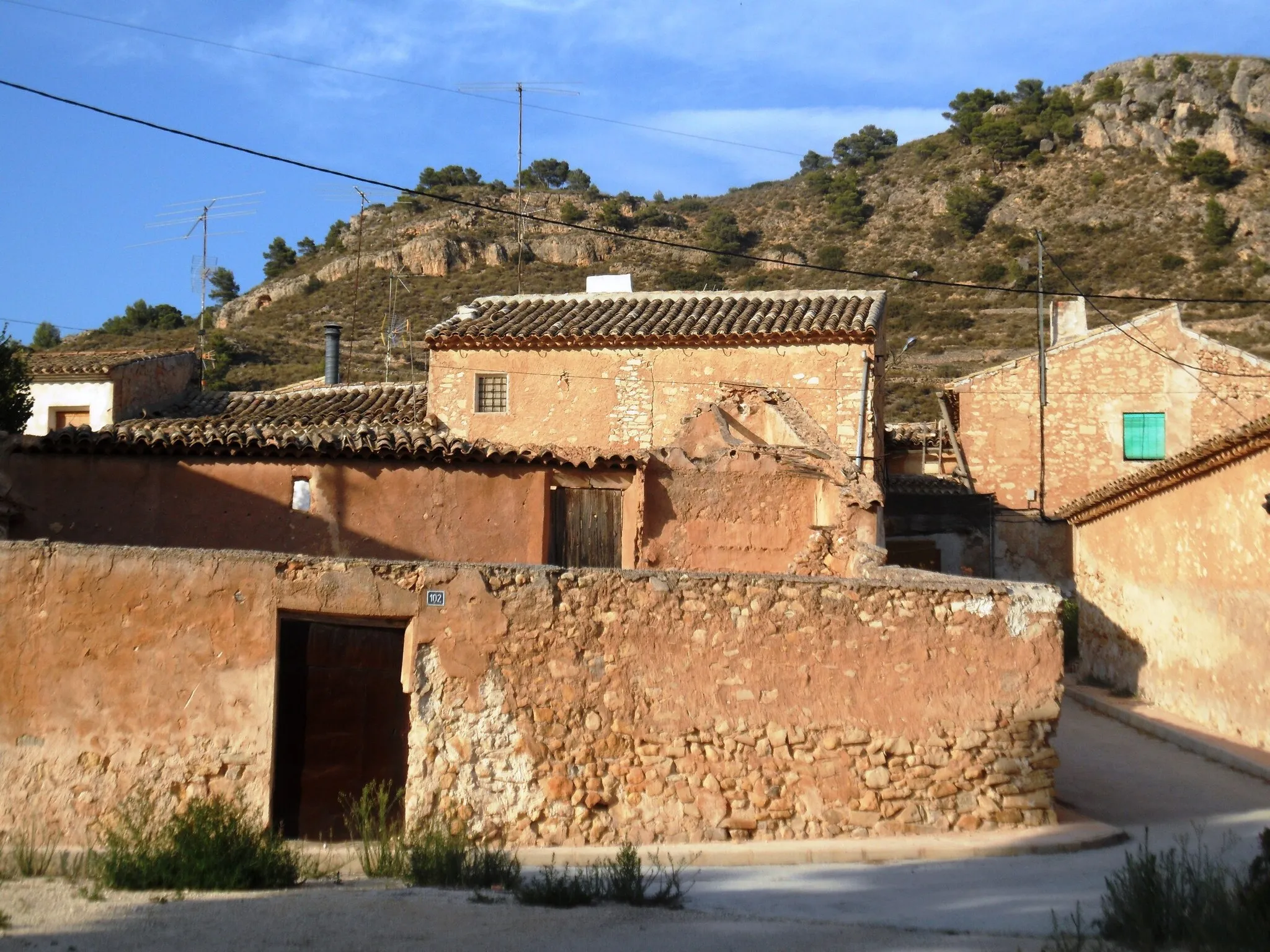 Photo showing: Barri nord de les Enzebres.