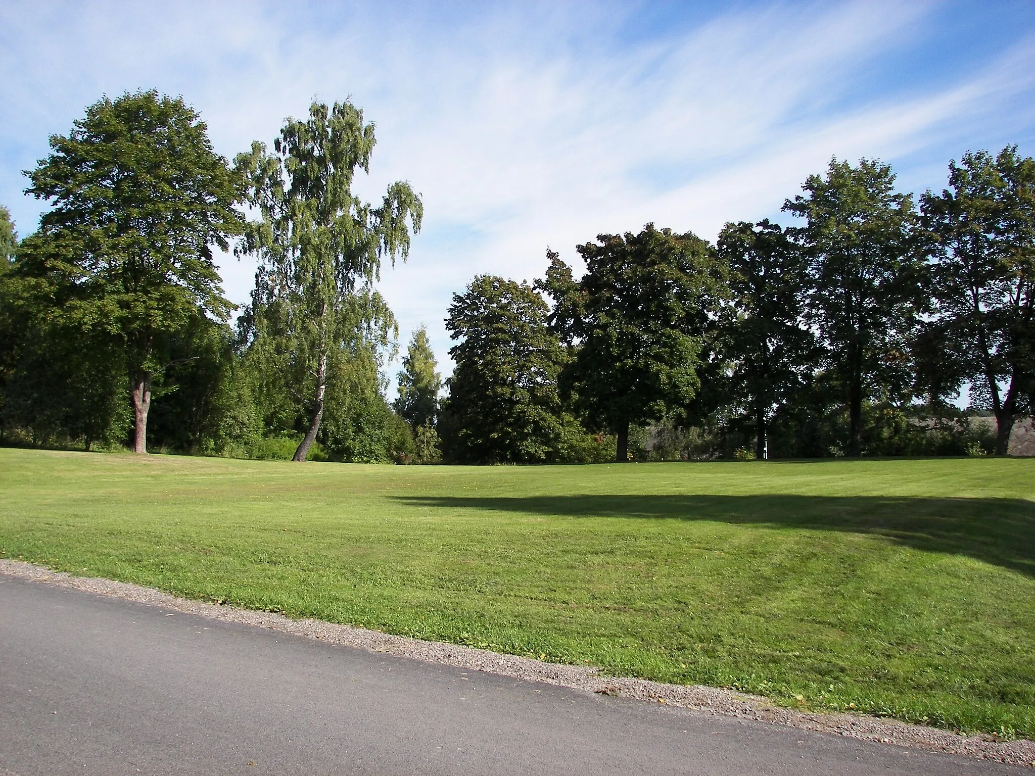 Photo showing: Resterna av Kubikenborgs folkpark 2013