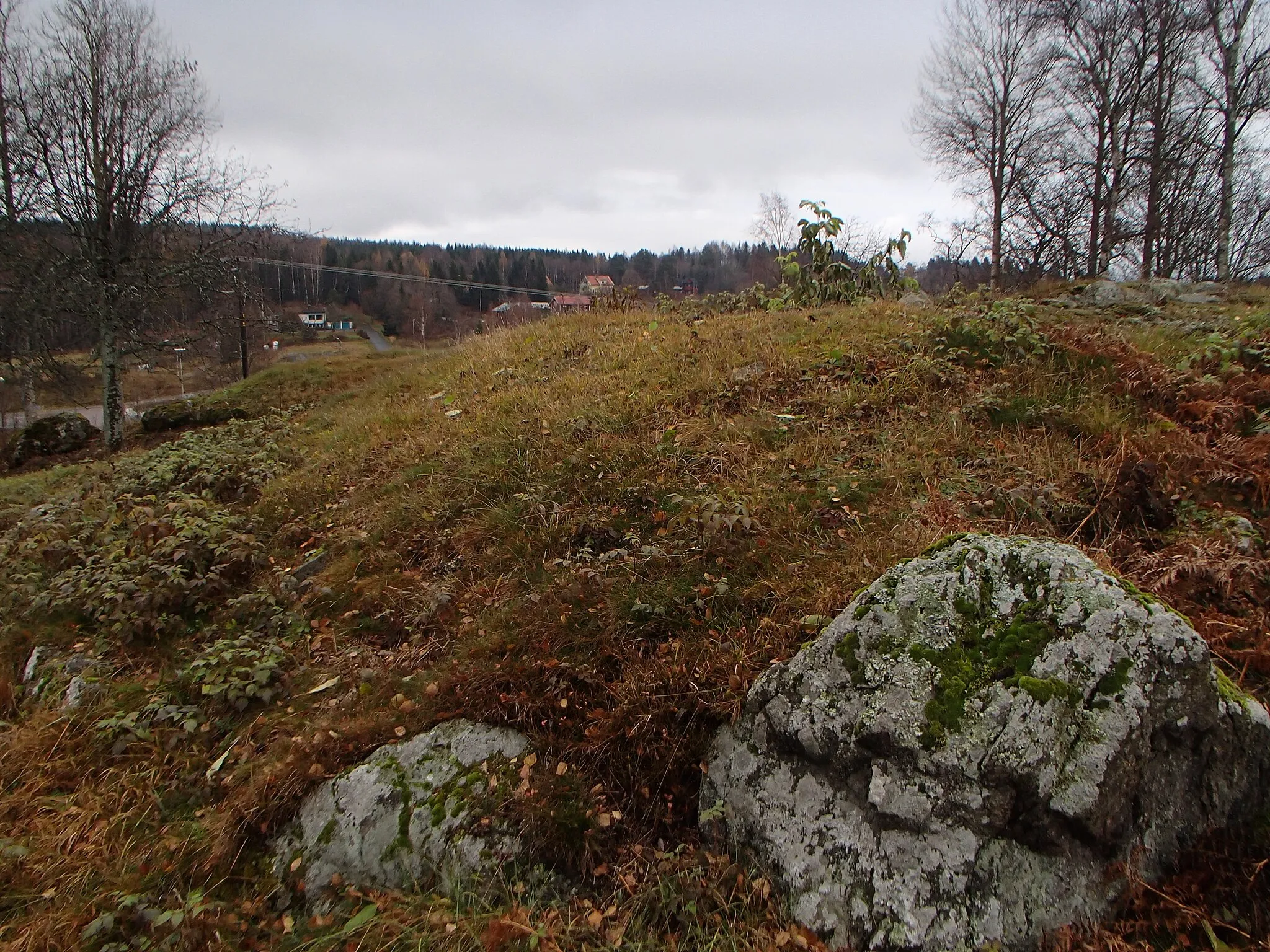 Photo showing: Grave field Skön 57:1 at Korsta in Sundsvall Municipality