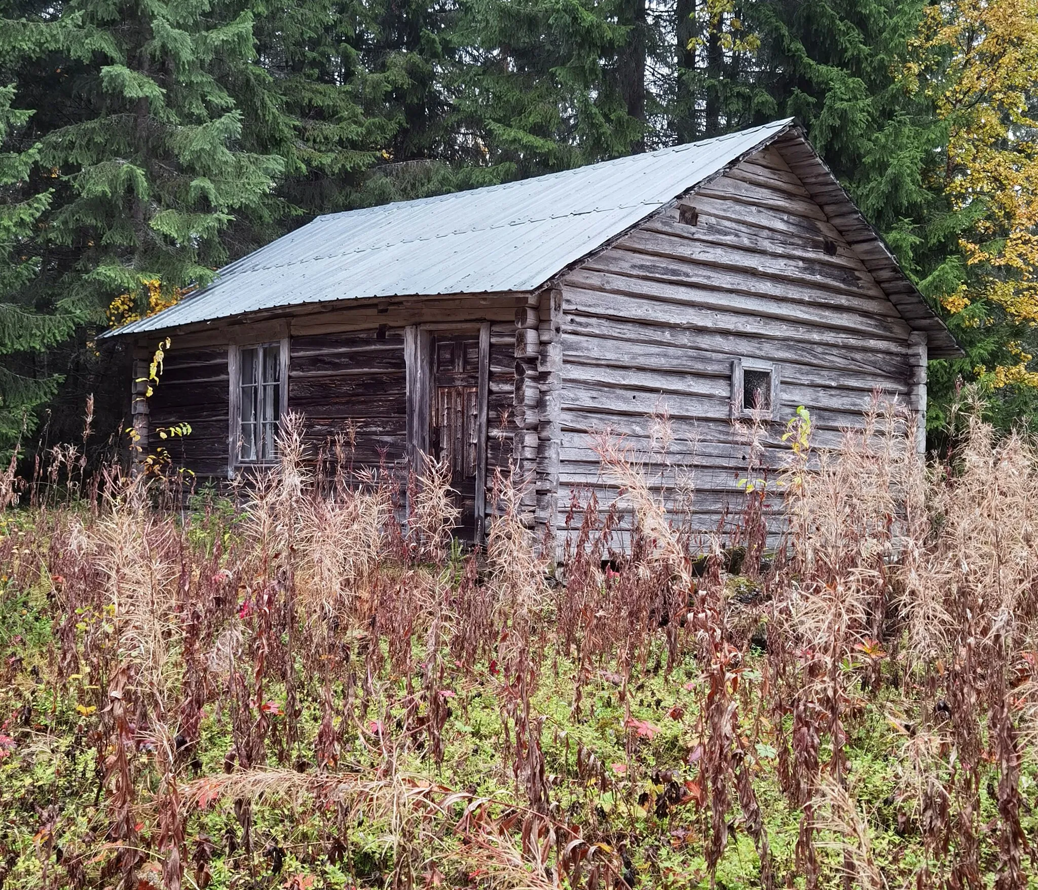 Photo showing: Ruven,Yxskaftkälen. Mindre hus med eldstad