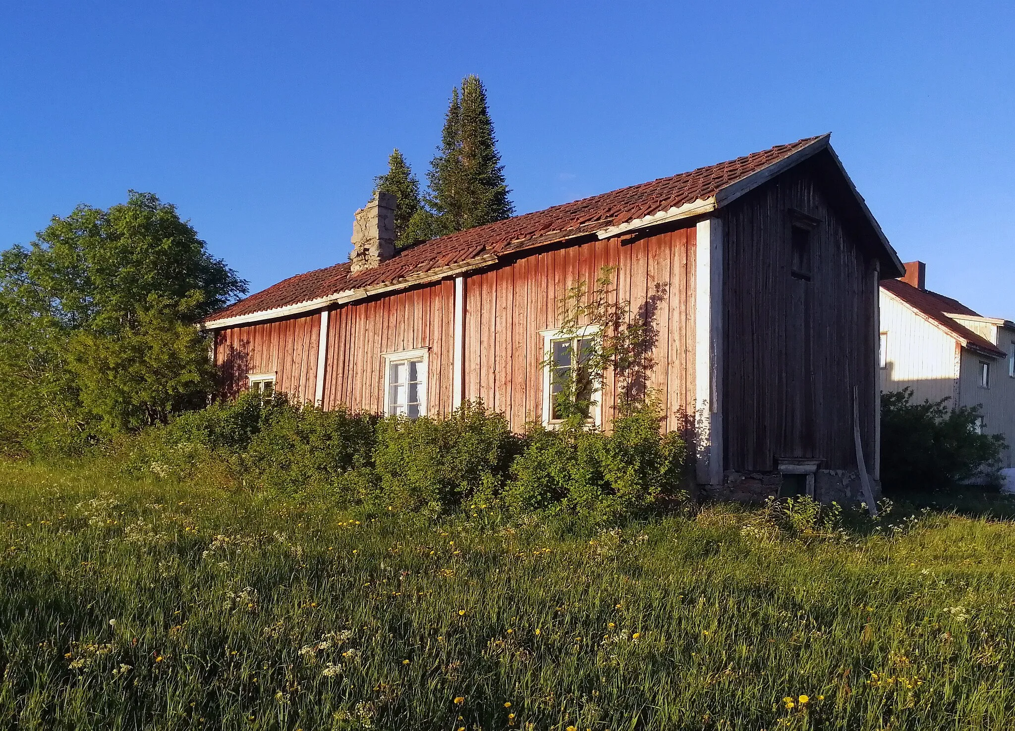 Photo showing: Yxskaftkälen, gamla mangårdsbyggnaden Östergärdes-gården. Årtalsmärkt 1803.