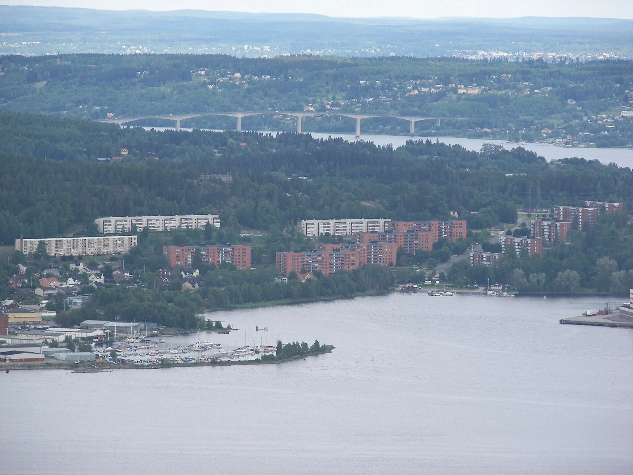 Photo showing: Korsta och Alnöbron