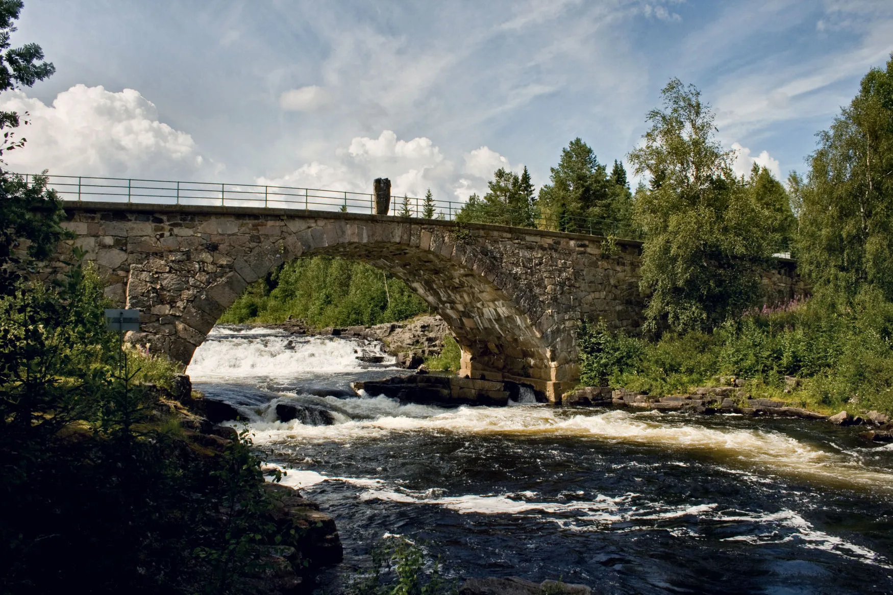 Photo showing: "Åsanbron" in Berg's municipality, Sweden. One of Scandinavia's biggest stone bridges. The span is 24 meters. Opened in 1852.