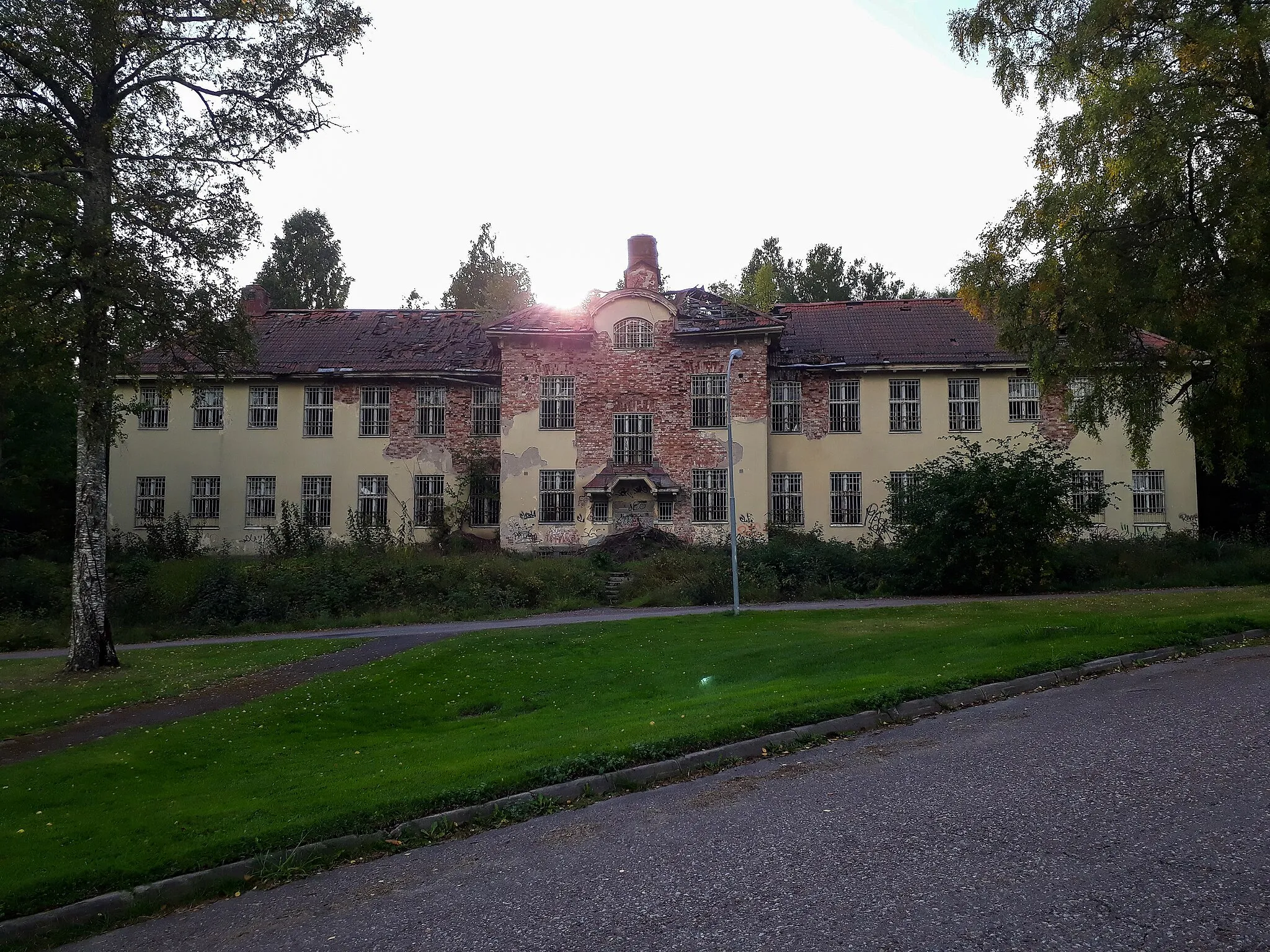 Photo showing: Ruinerna av Fasta paviljongen (Läns), Säters mentalsjukhus, Säter, Dalarnas län, Sverige
