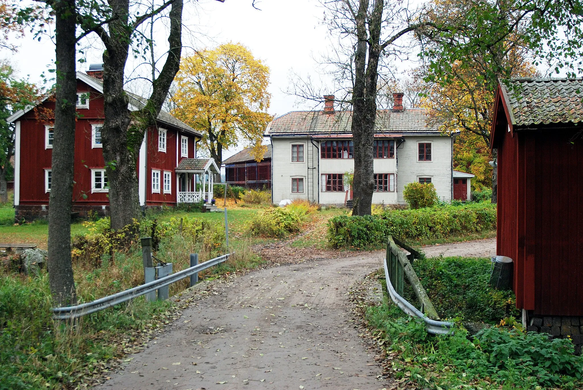 Photo showing: "Bergsmansgård", Livsdal village, Norbergs kommun, Sverige.  GPS: N60 01.810 E15 57.671