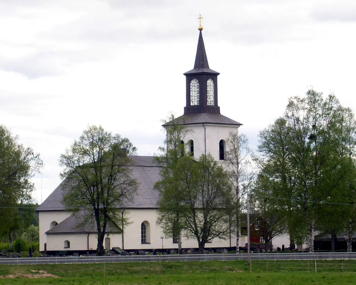 Photo showing: Floda kyrka (Dalarna). Bild tagen från norr