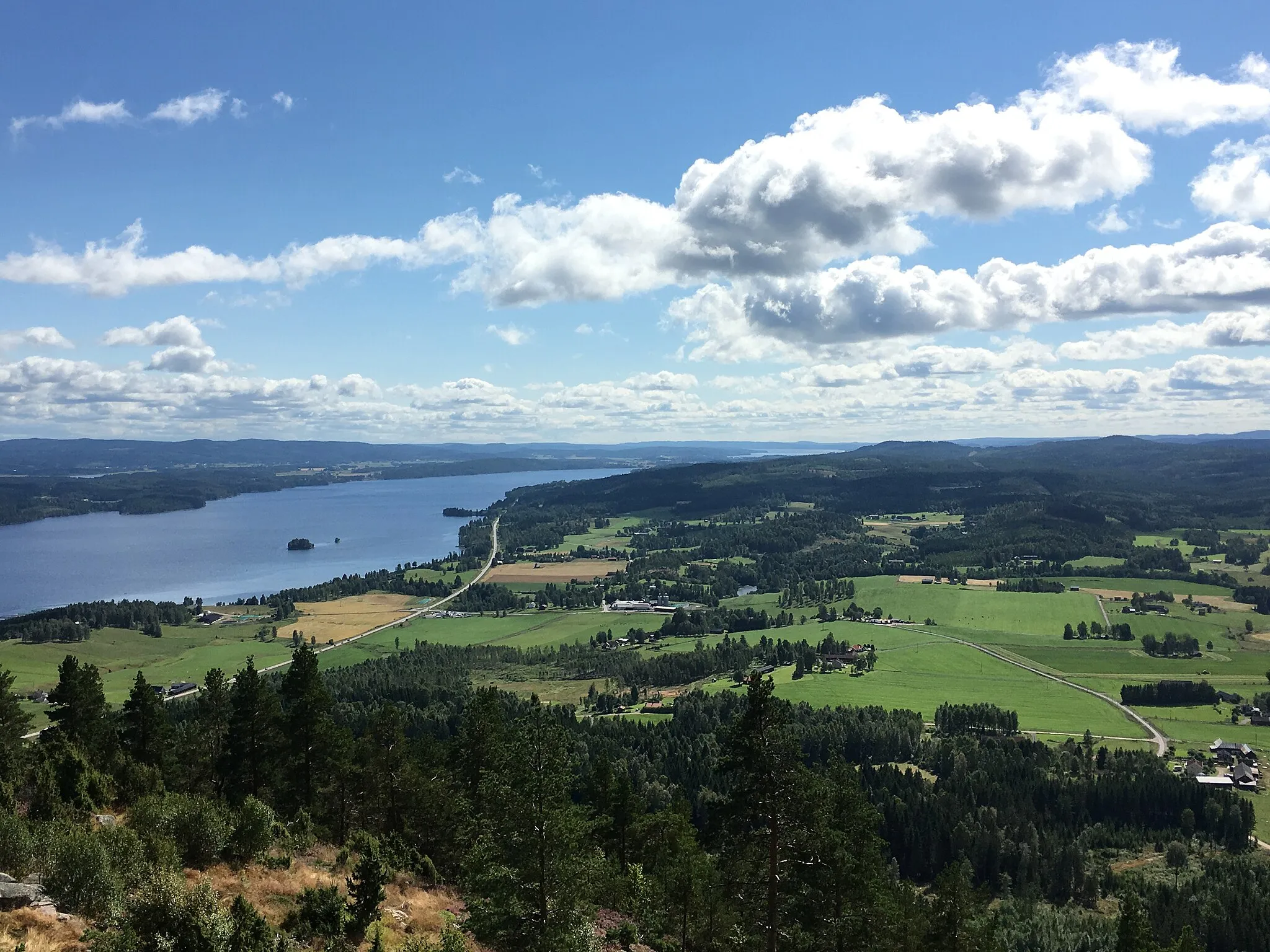 Photo showing: Tossebergsklätten, Gurlita klätt i Gösta Berlings saga, med vidunderlig utsikt över Fryksdalen