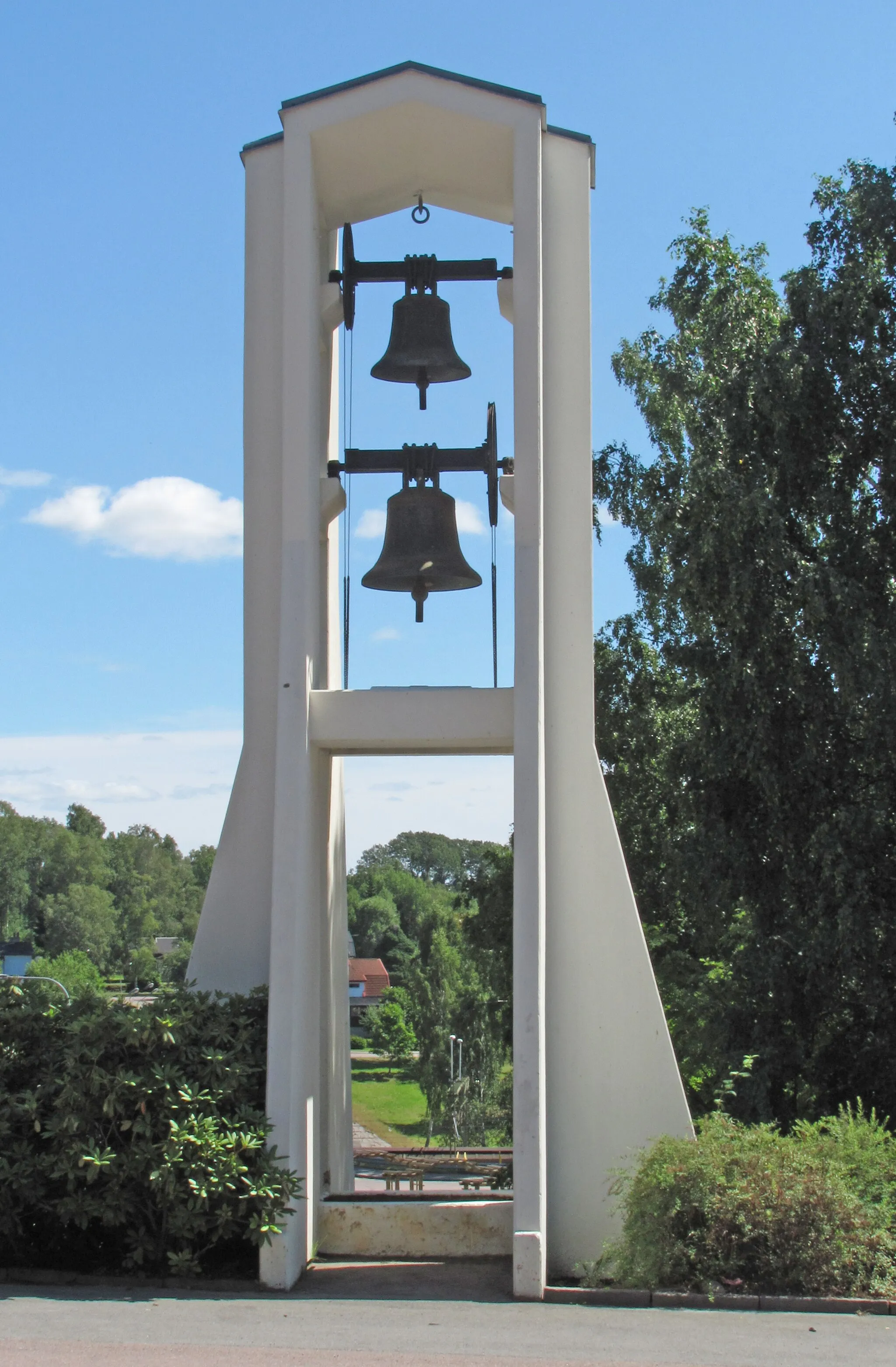 Photo showing: Solbergskyrkan, klockstapel