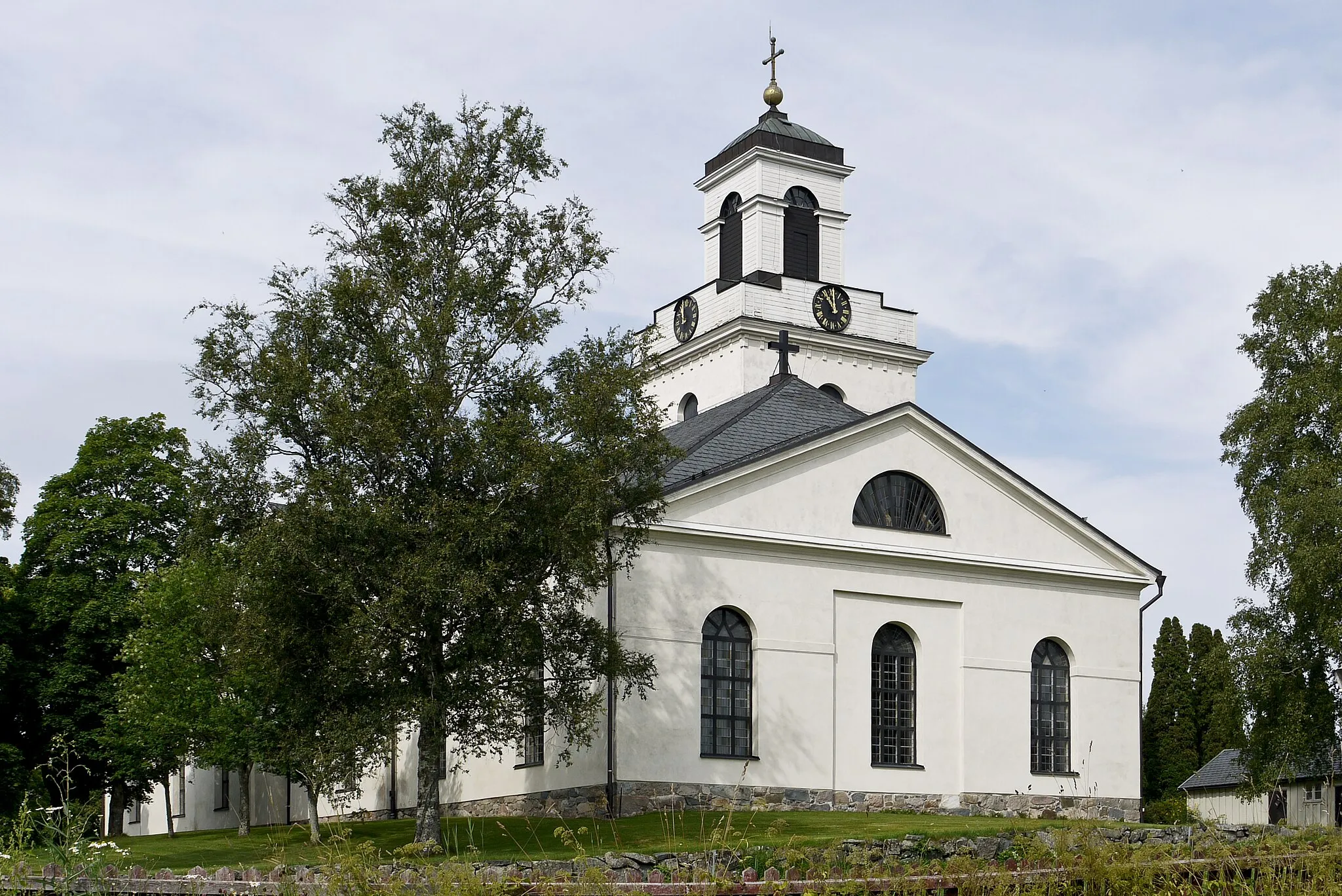 Photo showing: Bjursås kyrka/church. Diocese of Västerås, Falu kommun, Sweden. Main view.