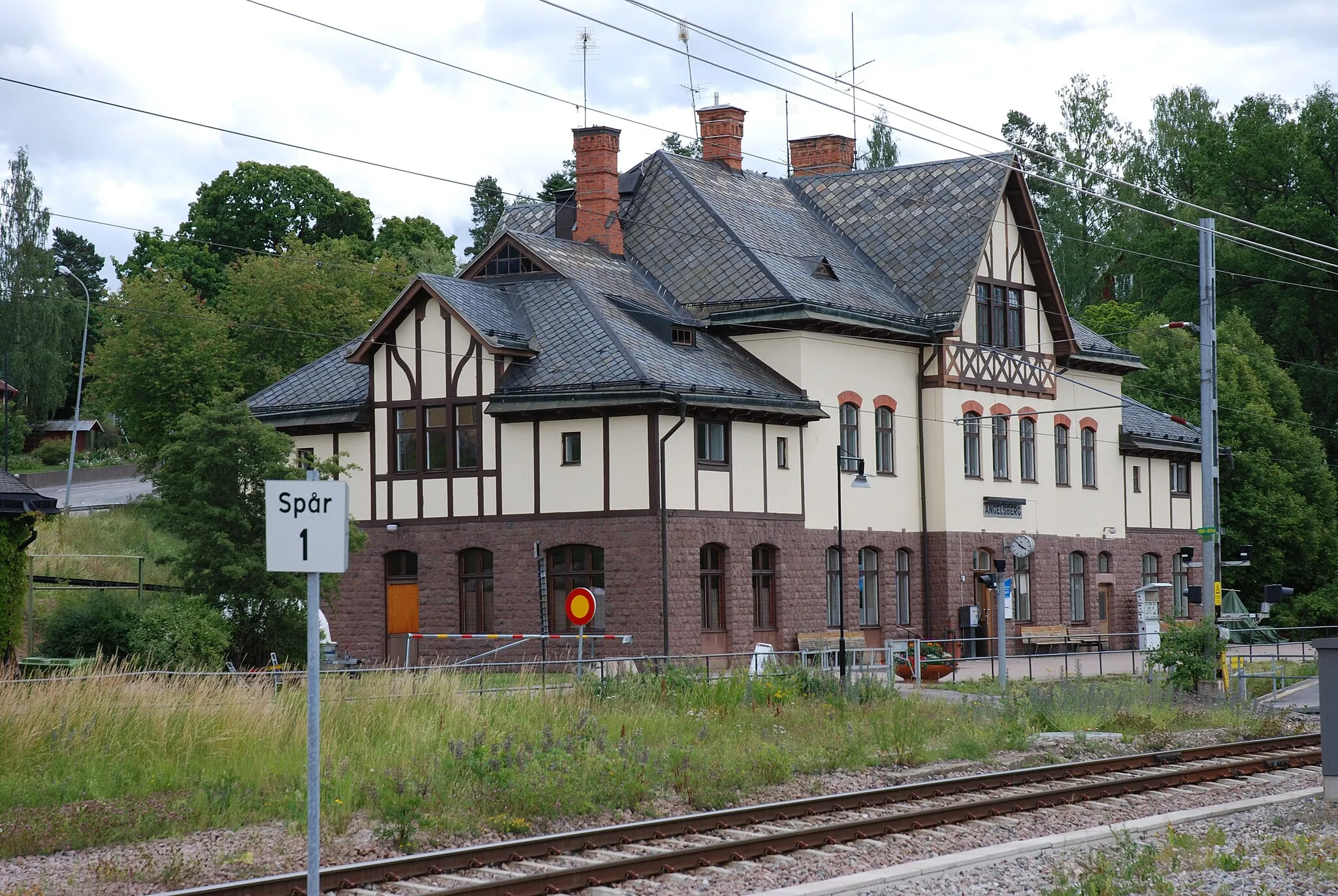 Photo showing: Ängelsberg Railway Station, Sweden, architect: Erik Lallerstedt, 1900. Photo: Bengt Oberger