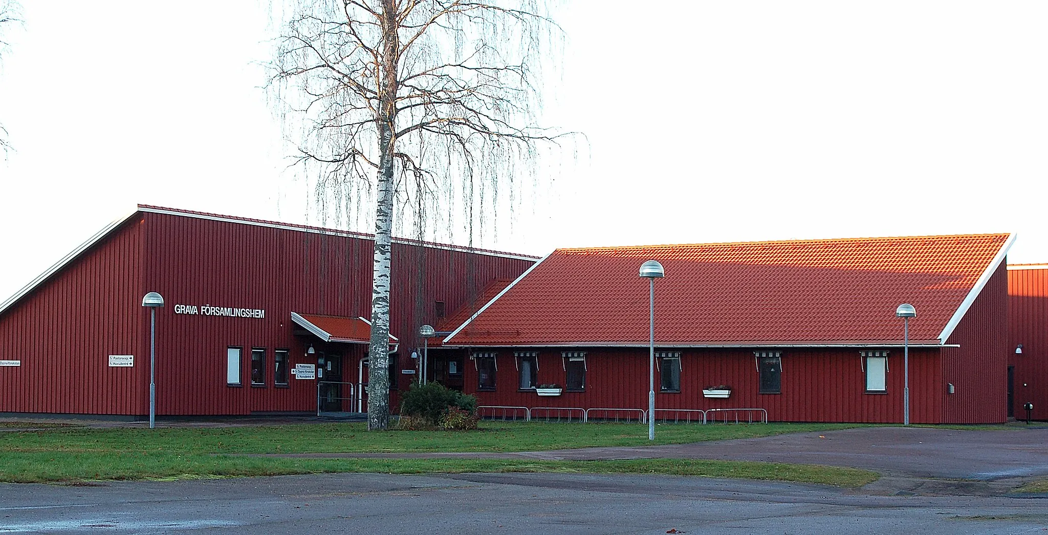 Photo showing: Grava församlingshem i Skåre.