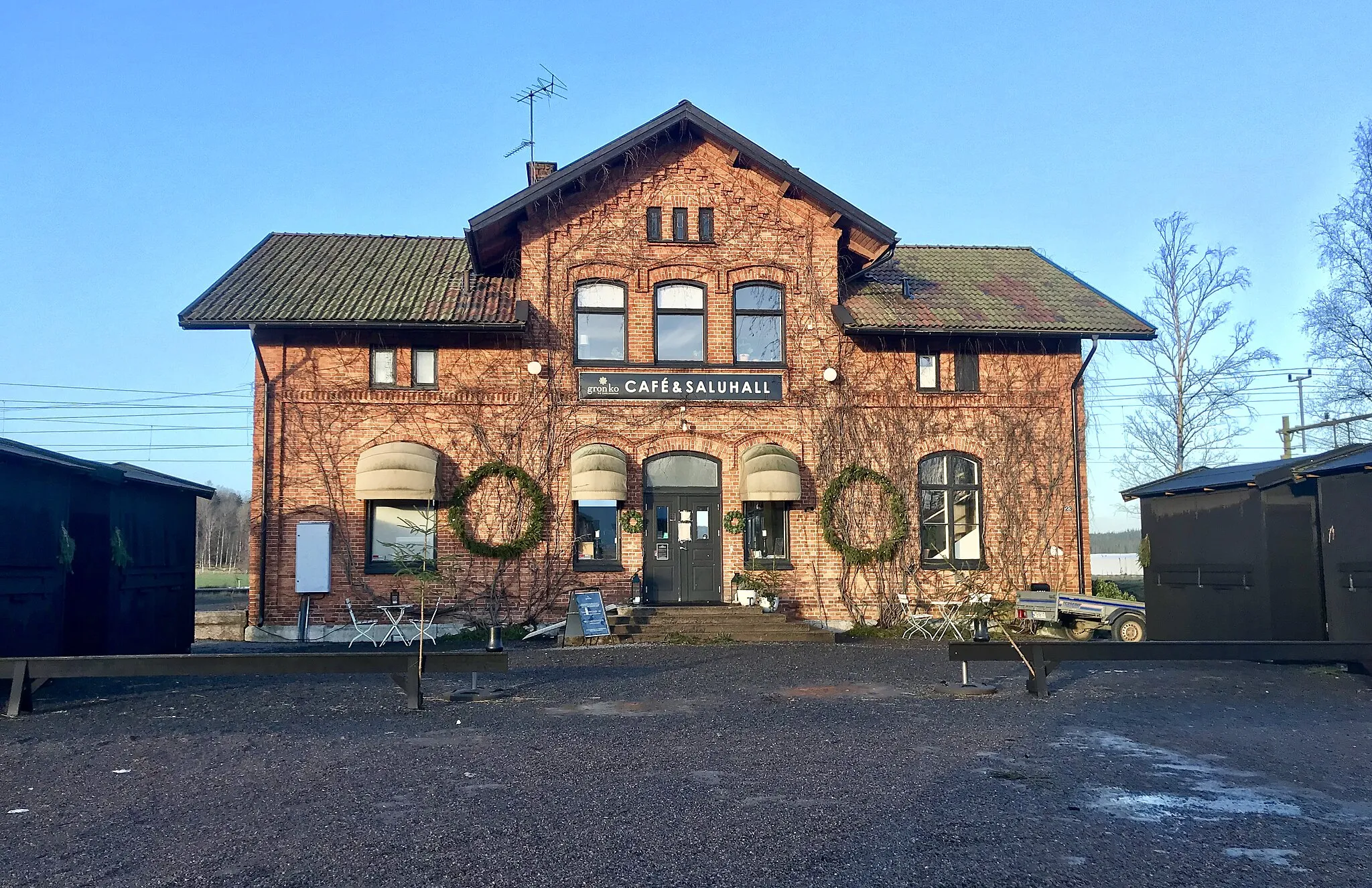 Photo showing: Former train station in Värmlandsbro (Värmlands Bro), Säffle Municipality, Sweden, built in 1879.