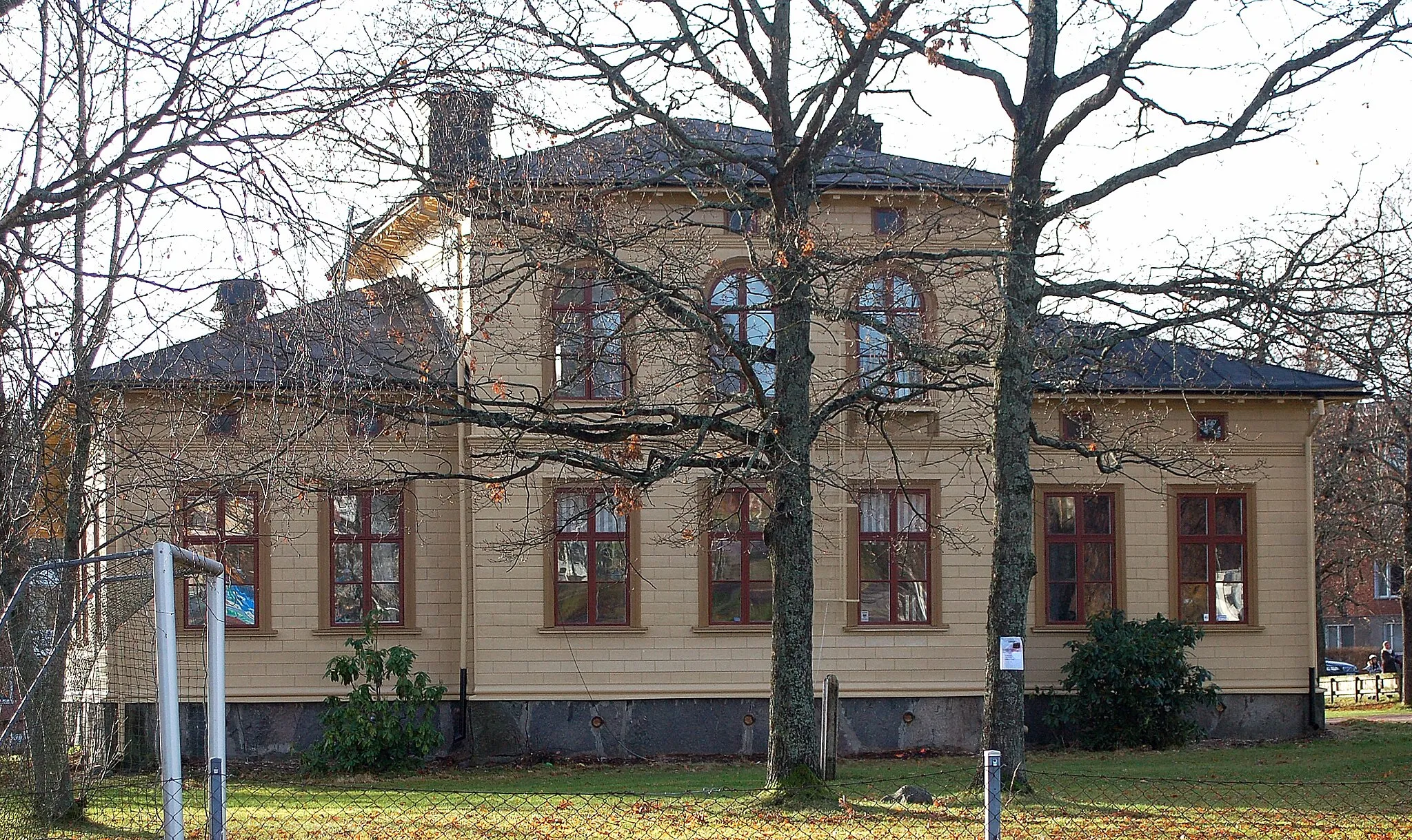 Photo showing: Lugnets fritidsgård Gruvlyckan, Karlstad. Byggnadsår 1875 som huvudbyggnad för Lugnets gård. Byggherre Johannes Johansson.