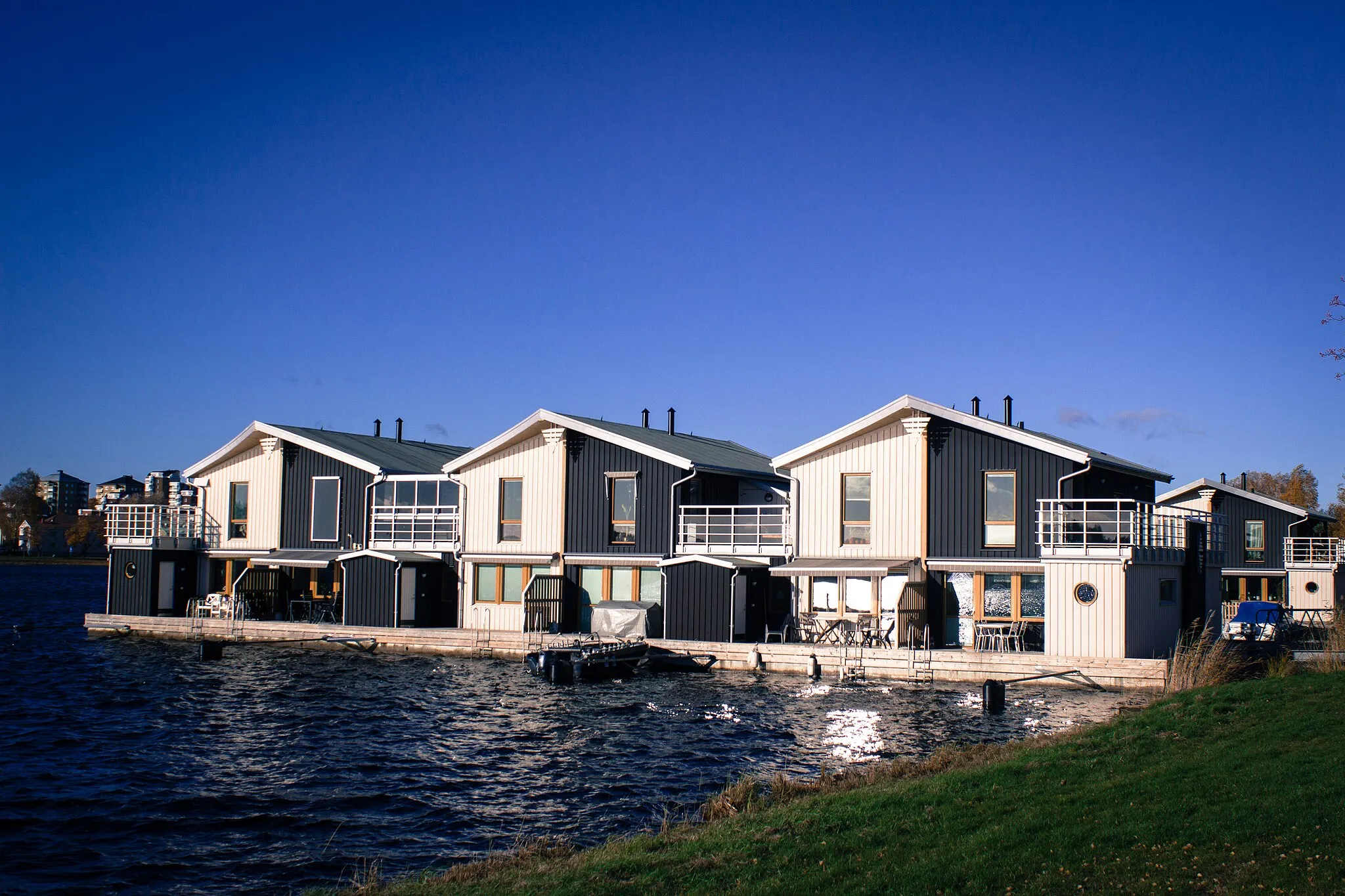 Photo showing: Casas en Orrholmen, Karlstad.