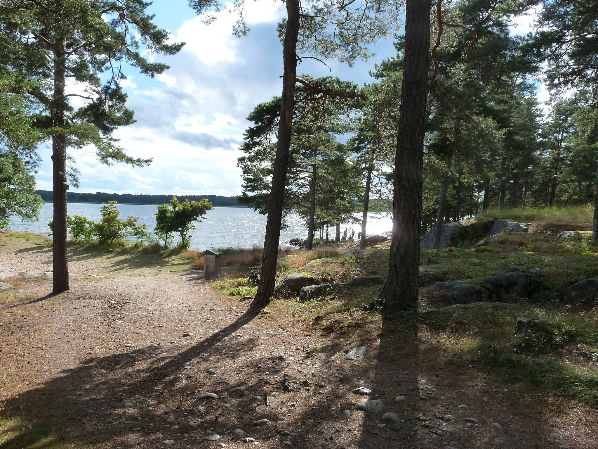 Photo showing: De kust bij het Varna meer in Skutberget bij Karlstad