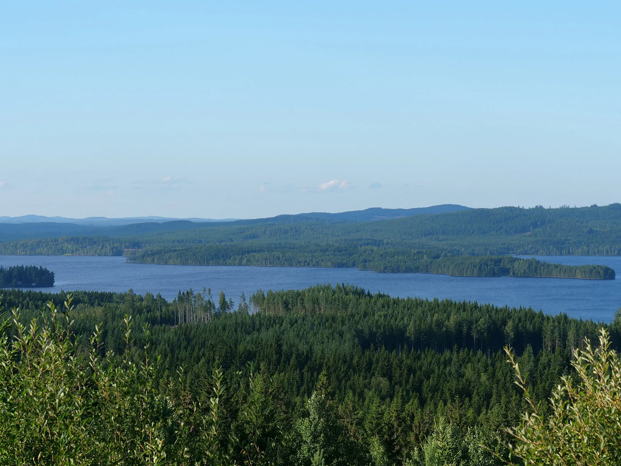 Photo showing: Blick vom Gillershöjden Berg bei Hällefors nach Nordosten.