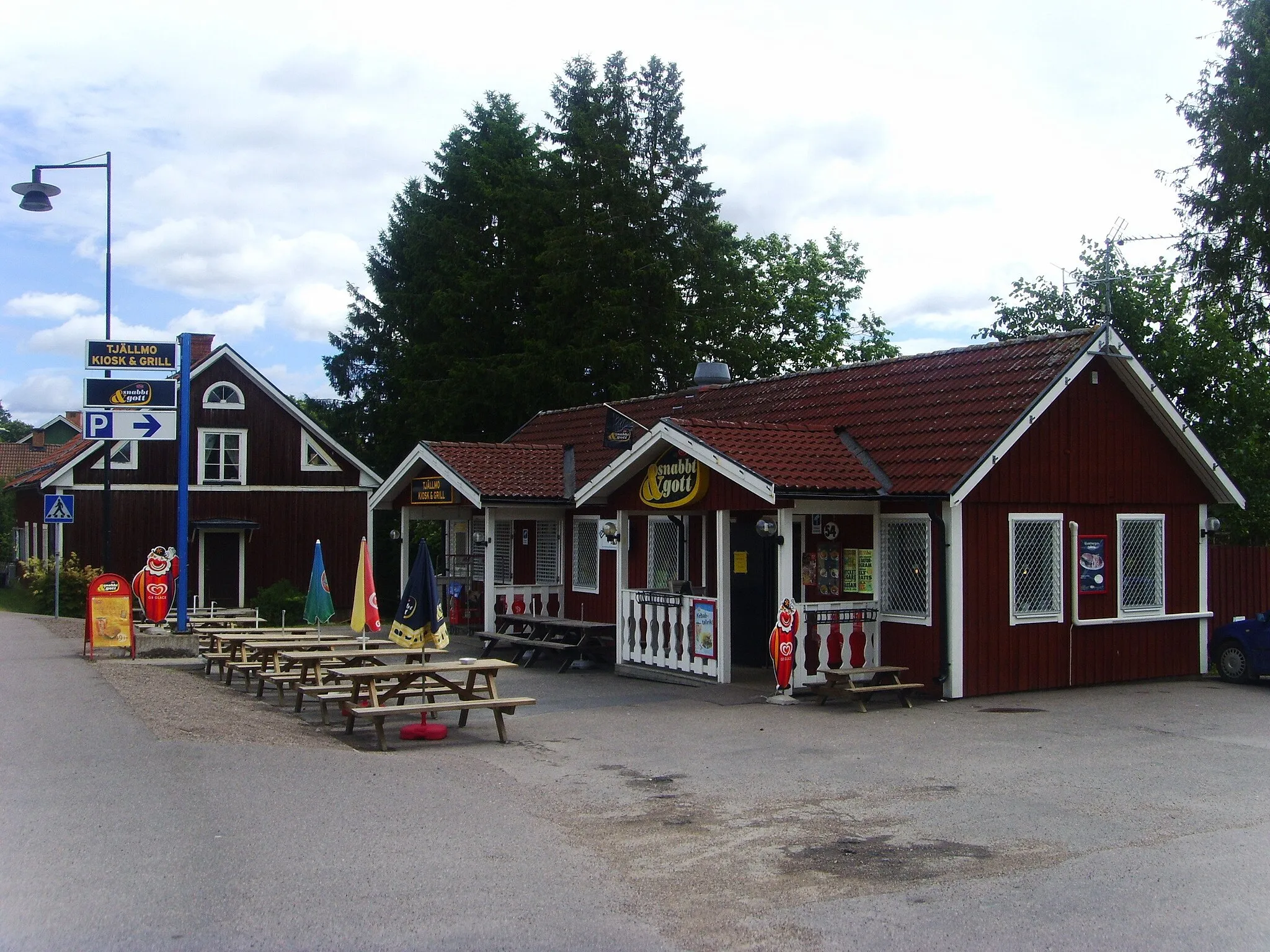 Photo showing: Tjällmo