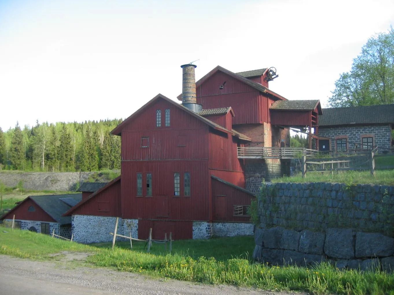 Photo showing: Ironworks at Granbergsdal in Värmland, Sweden, just north of Karlskoga. Seen from upstream.