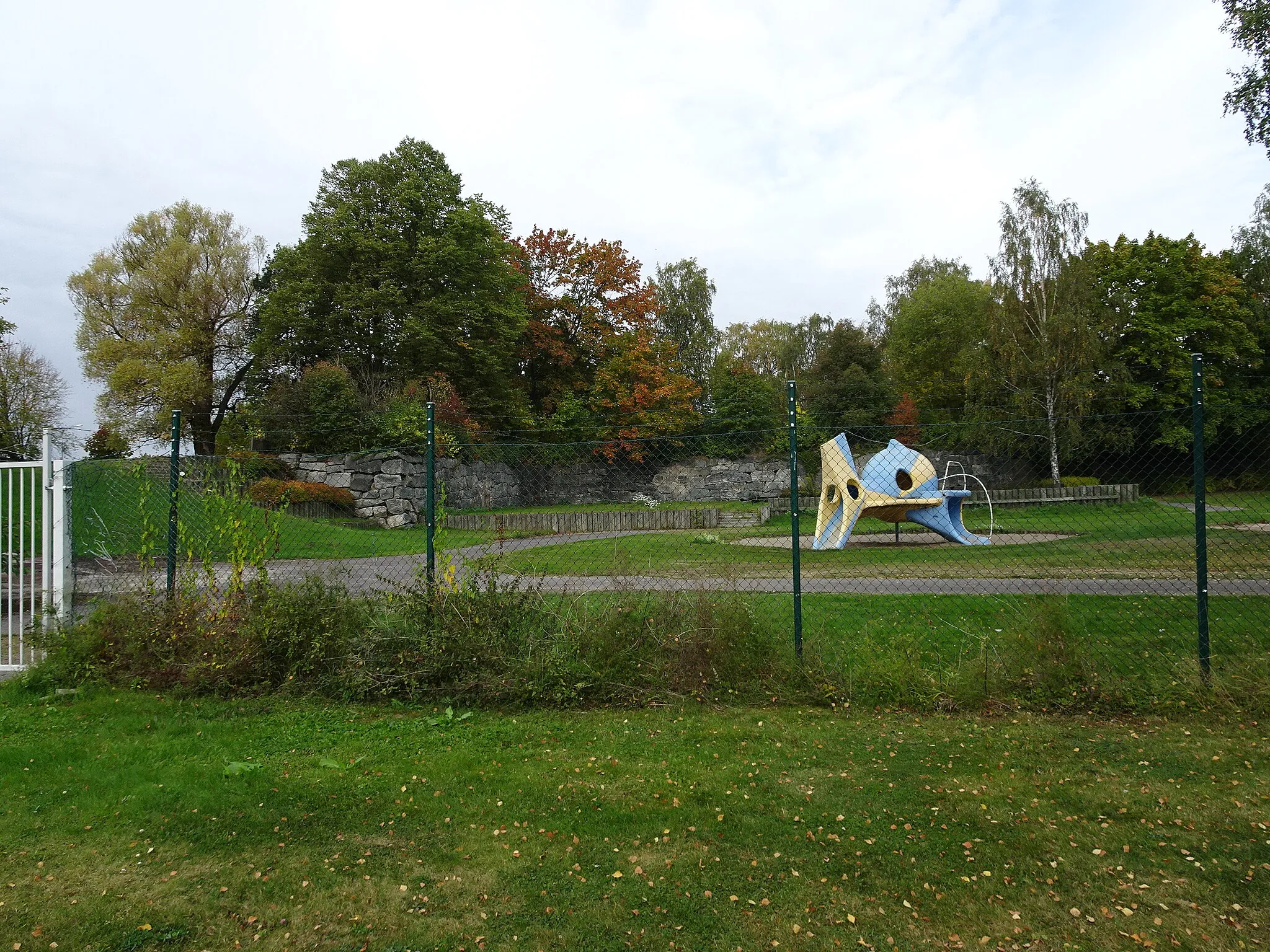 Photo showing: The park at the bath Lögarängsbadet in Västerås, Sweden