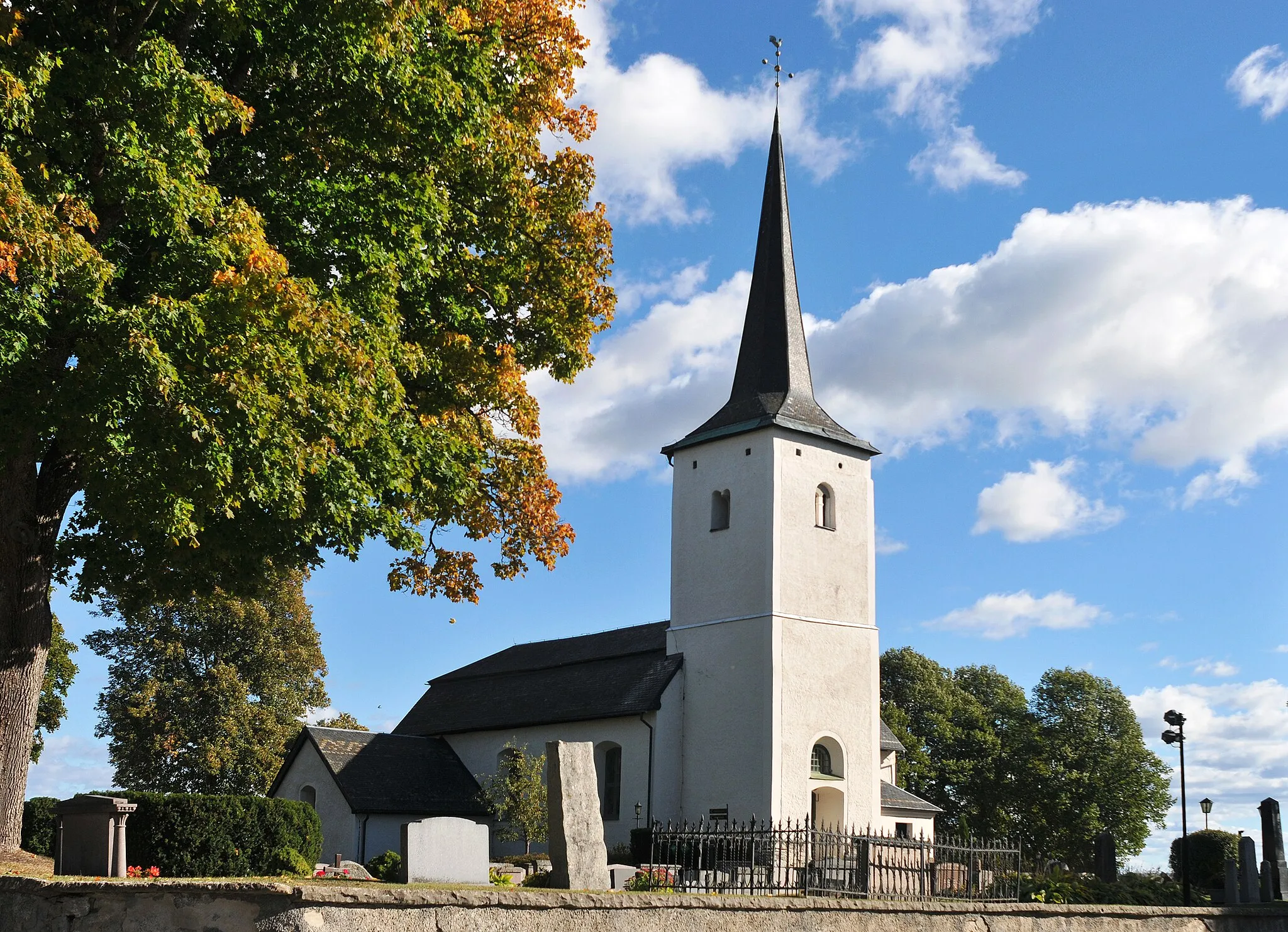 Photo showing: Gällersta Church, 2013.