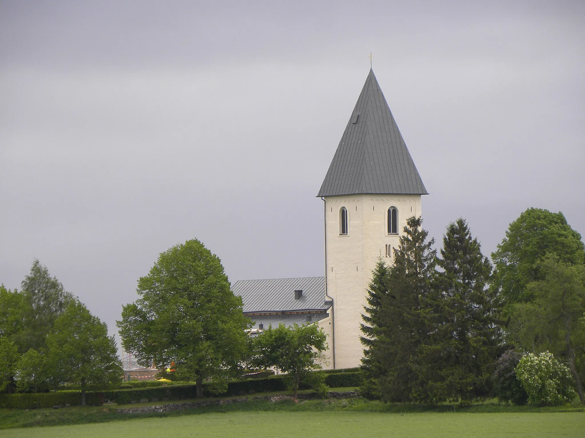 Photo showing: Älvestad kyrka med sitt nya utséende dagarna före återinvigningen.