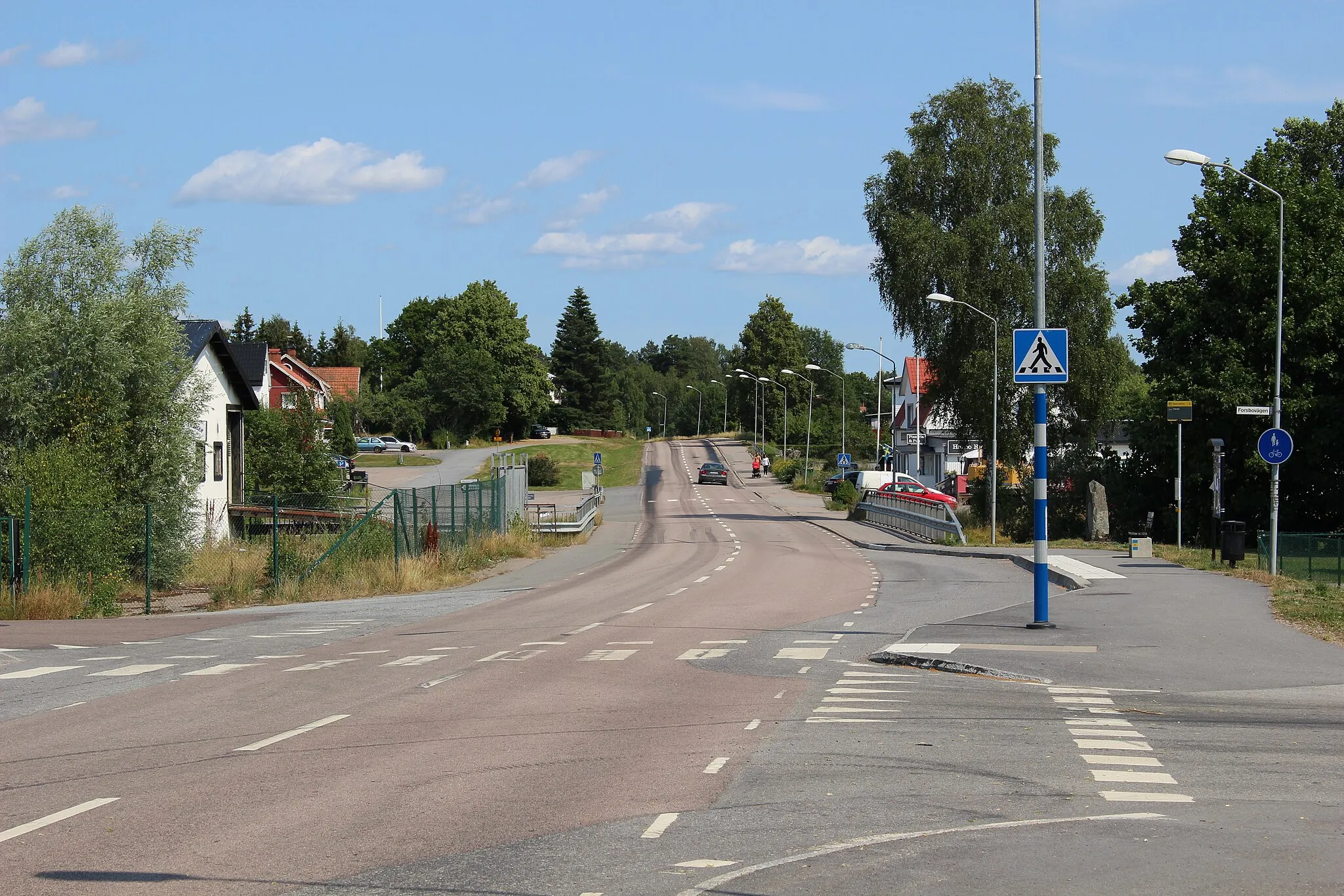Photo showing: Länsväg 272 mot nordost i Harbo.