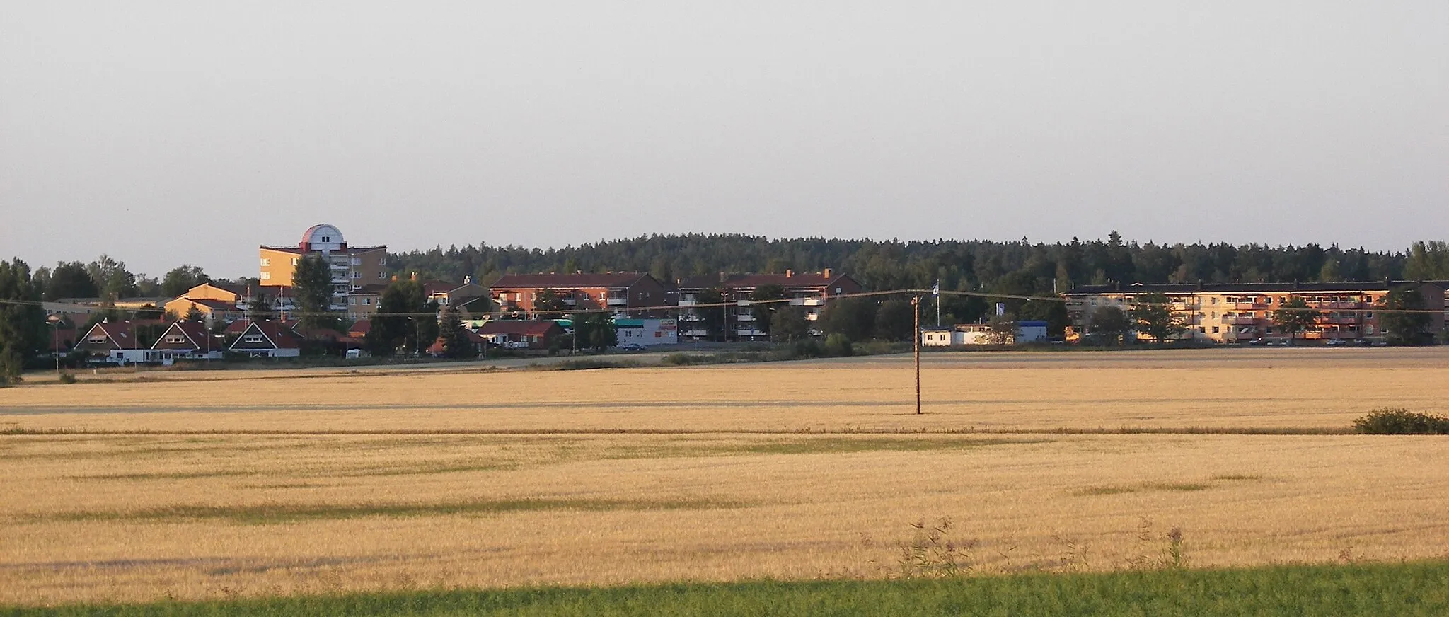 Photo showing: Tillberga as seen from Hubbo church yard, Sweden