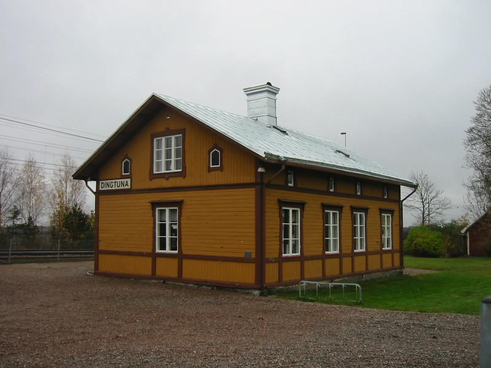 Photo showing: The former railway station in Dingtuna, cirka 10 km west of Västerås, Sweden