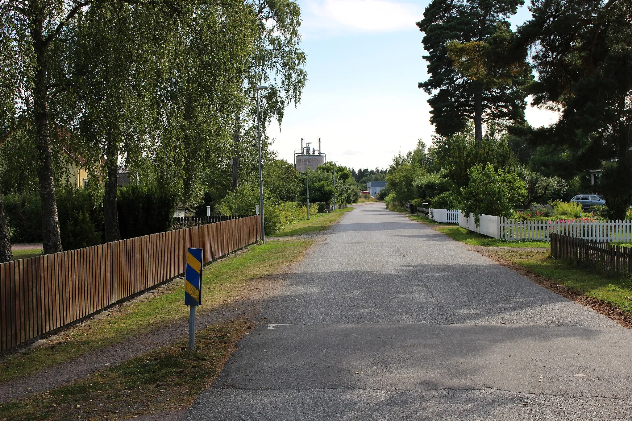 Photo showing: Knypplans väg mot söder i Skyttorp.