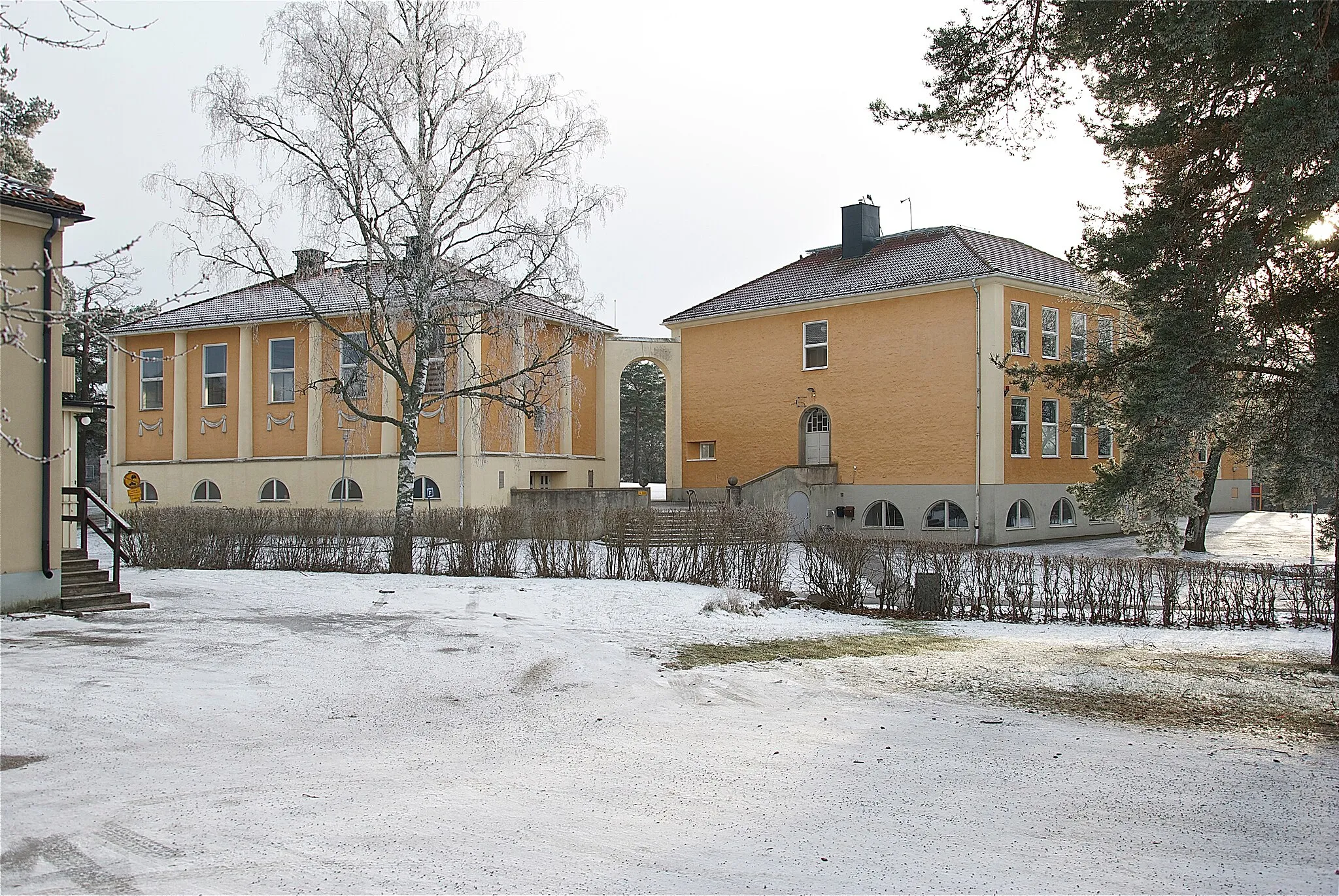 Photo showing: Hallsta school, January 2012