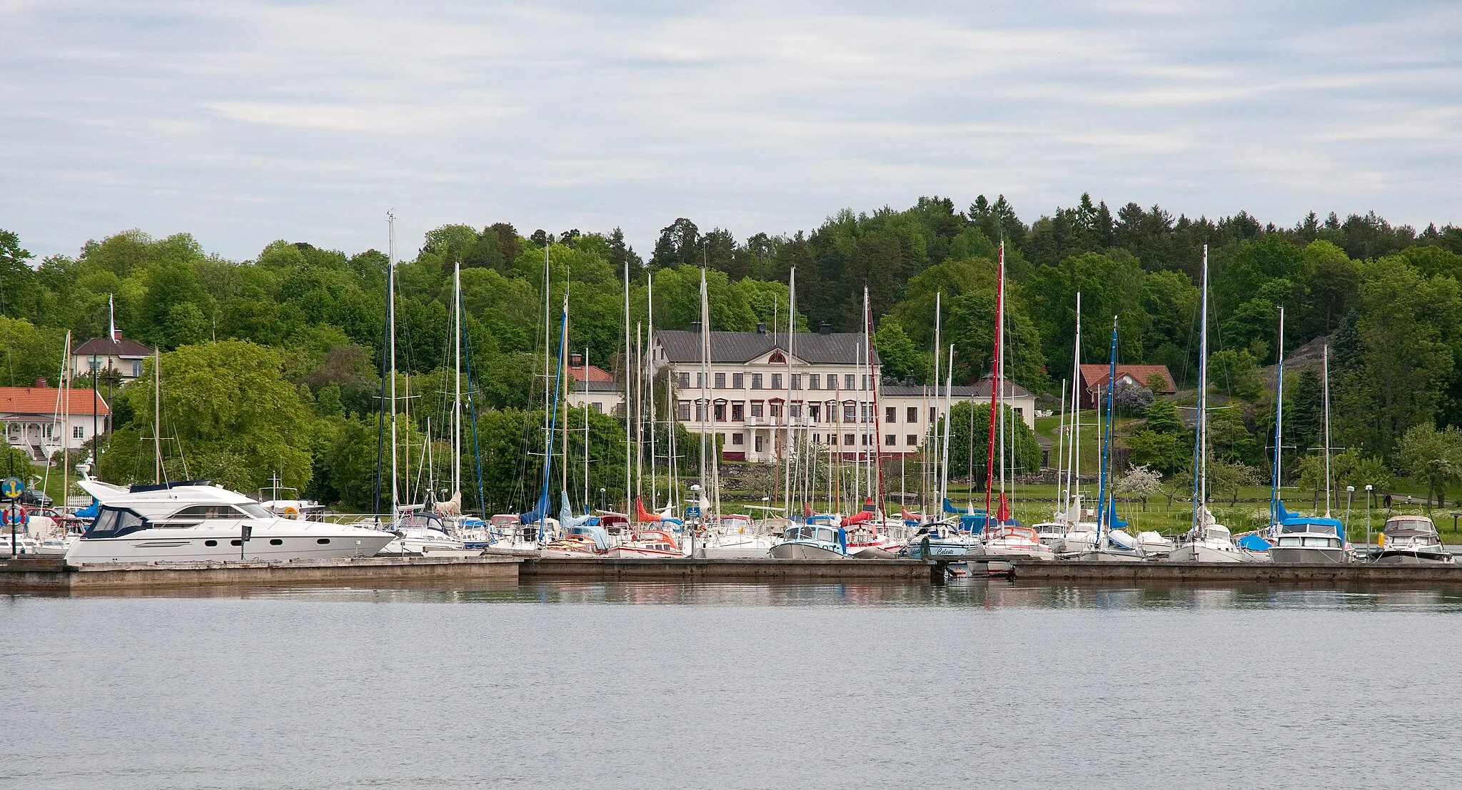 Photo showing: Nävekvarn at the port