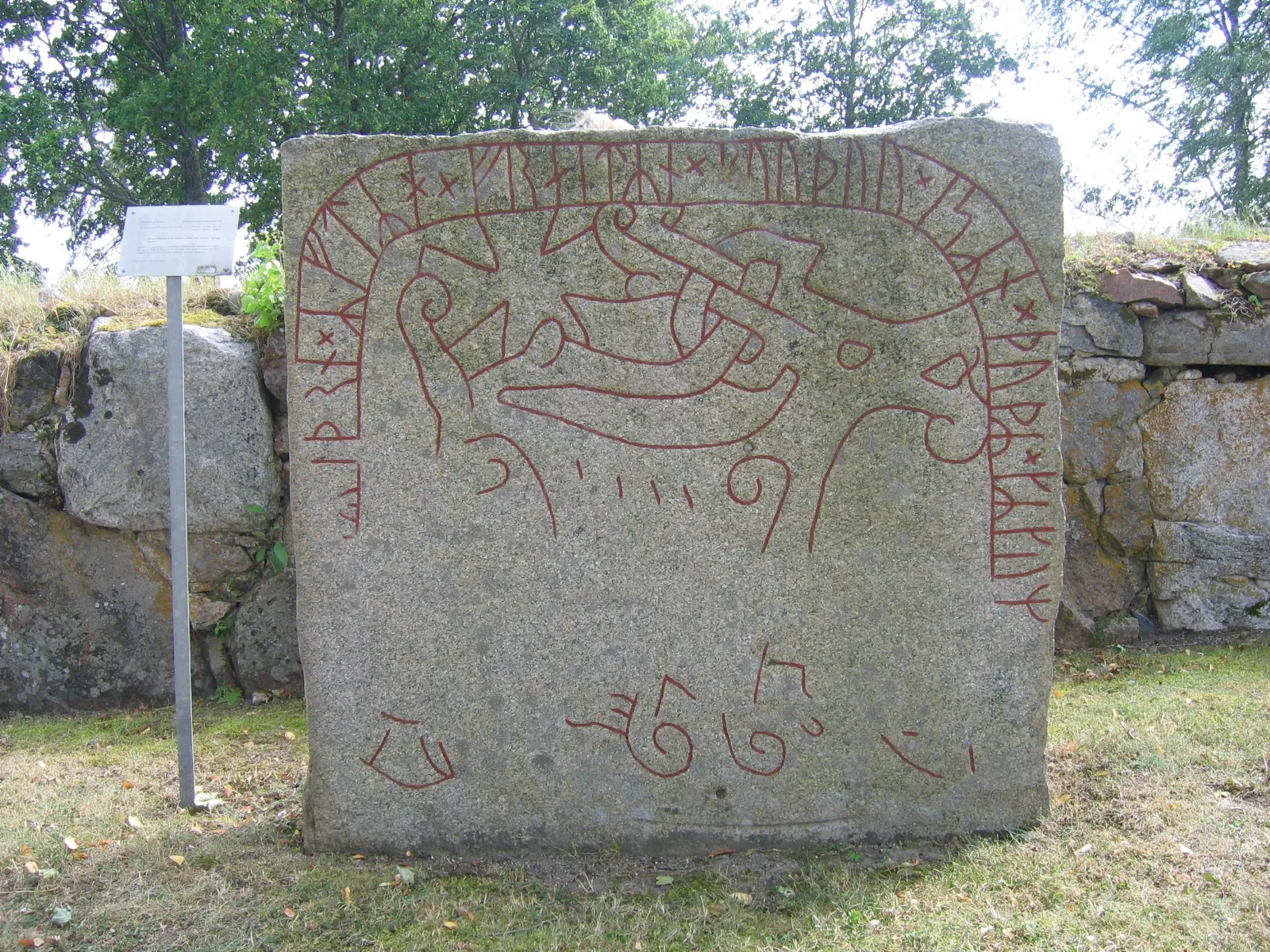 Photo showing: Runestone Sö 82 on the cemetery of Tumbo church in Södermanland, Sweden.

This is a picture of an archaeological site or a monument in Sweden, number Tumbo 44:2 in the RAÄ Fornsök database.