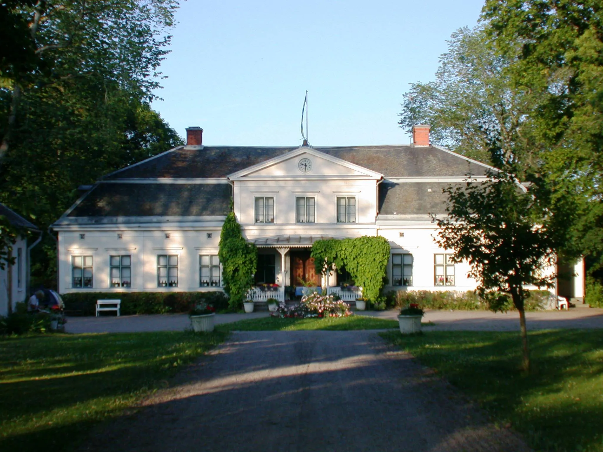 Photo showing: Brunneby manor, Motala, Sweden. Photo by Riggwelter, July 12, 2006.