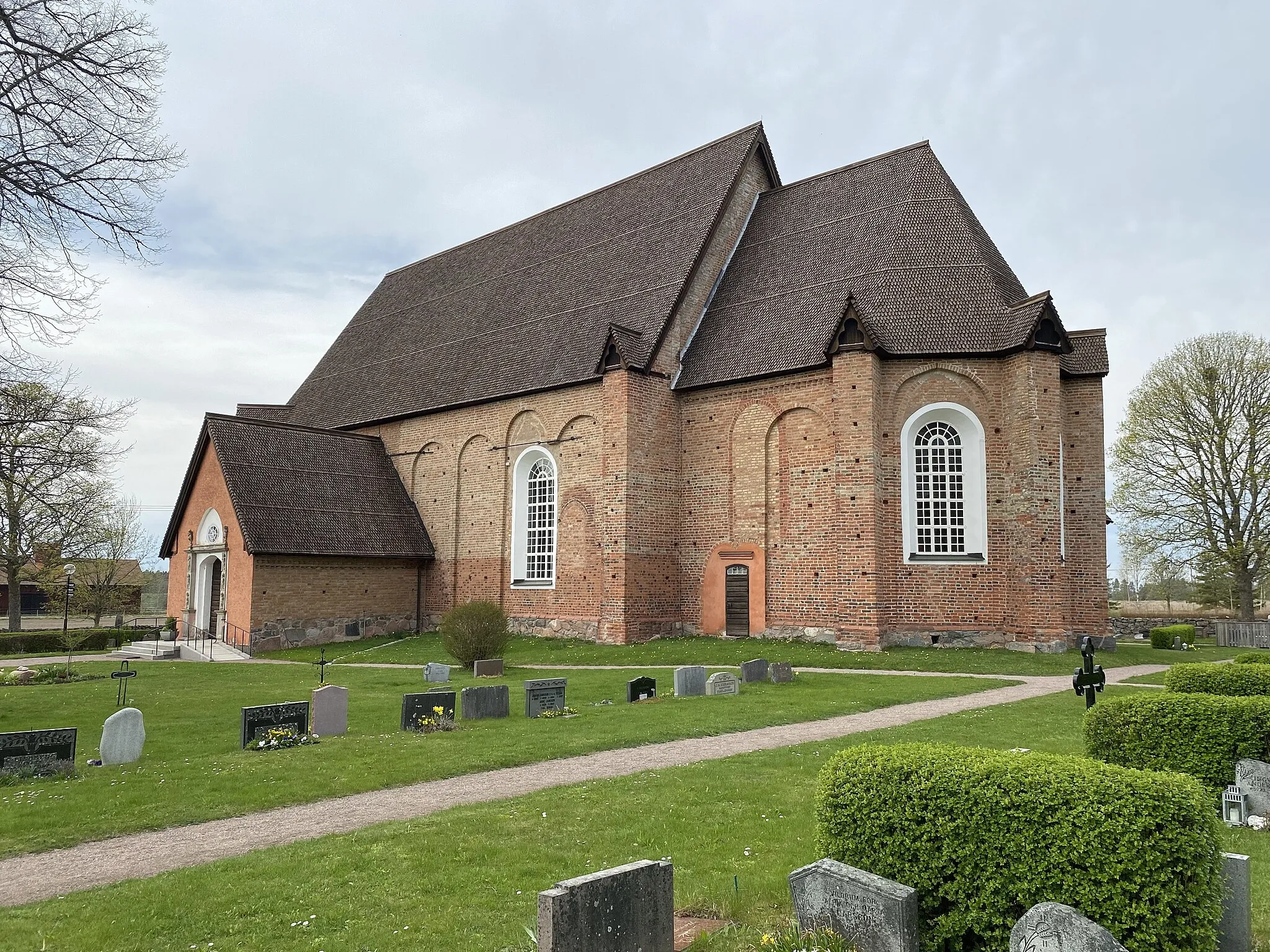 Photo showing: Tensta Kyrka Sydfasaden