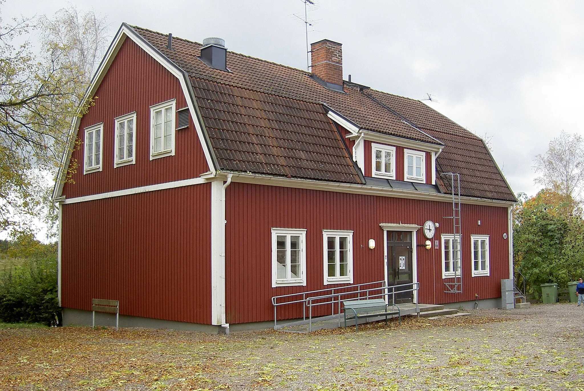 Photo showing: Askeby gamla skolas huvudbyggnad. Byggnaden revs i juli 2014 inför uppförandet av den nya skolbyggnaden.