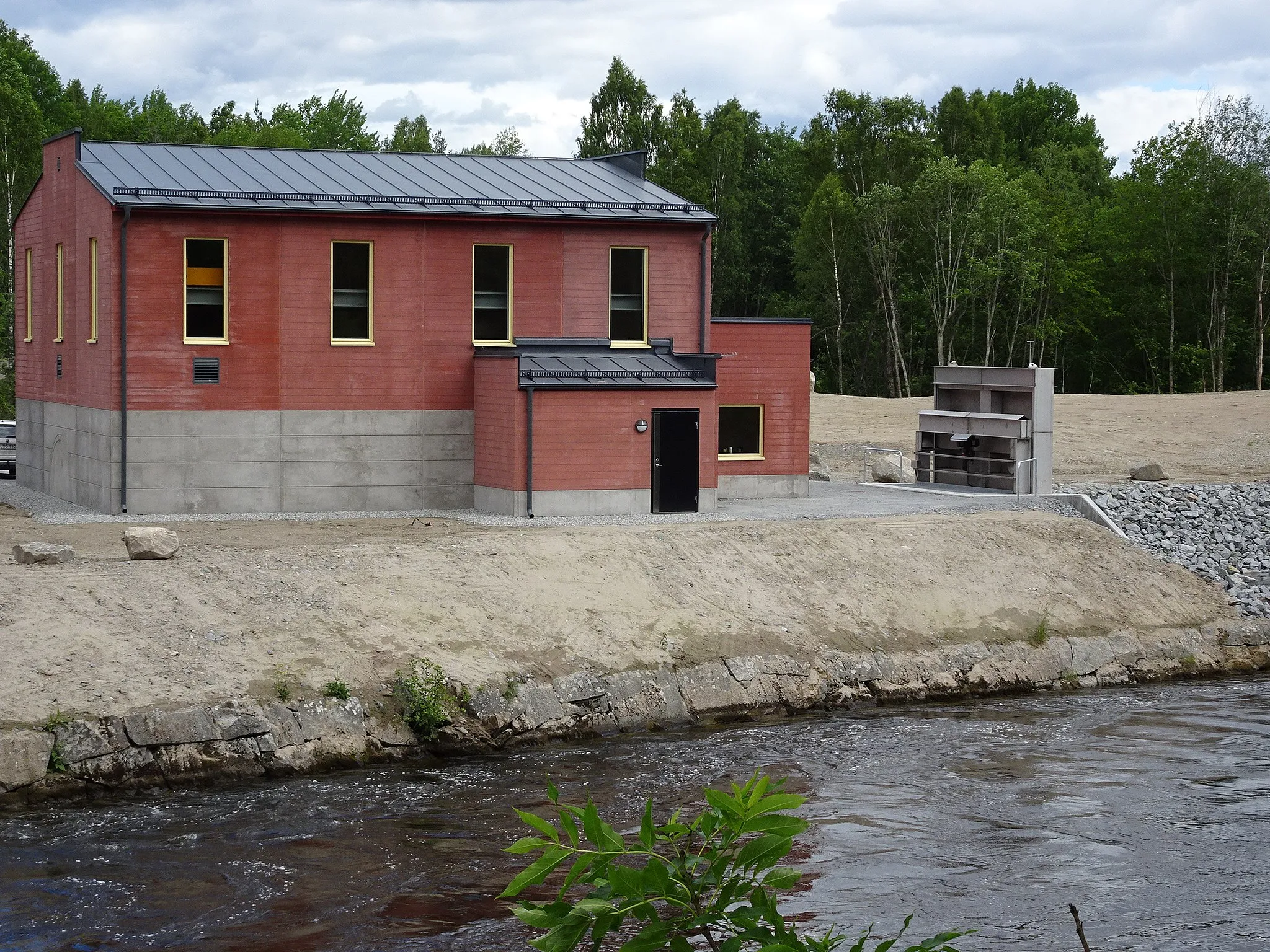 Photo showing: Semla IV hydroelectric power station. Built 2017. Located near Fagersta, Sweden.