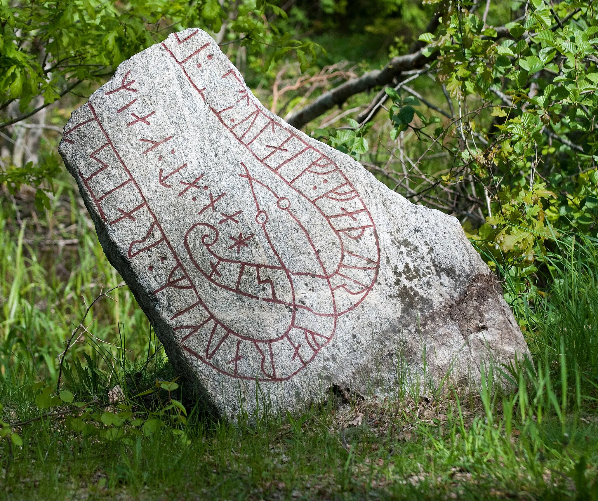 Photo showing: Rune stone at Mälsundet in Bettna, Flen
