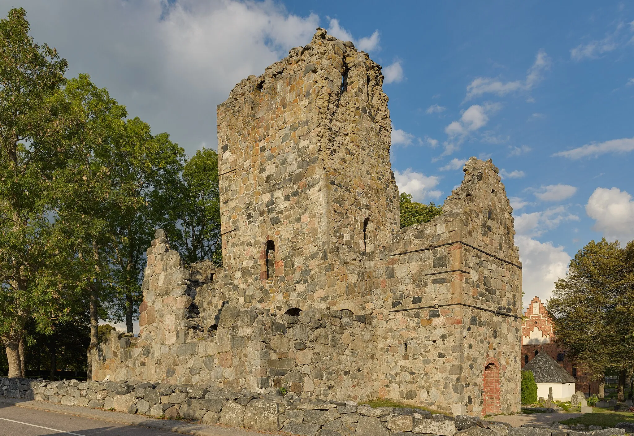 Photo showing: Ruins of the St Olof Church at Sigtuna.