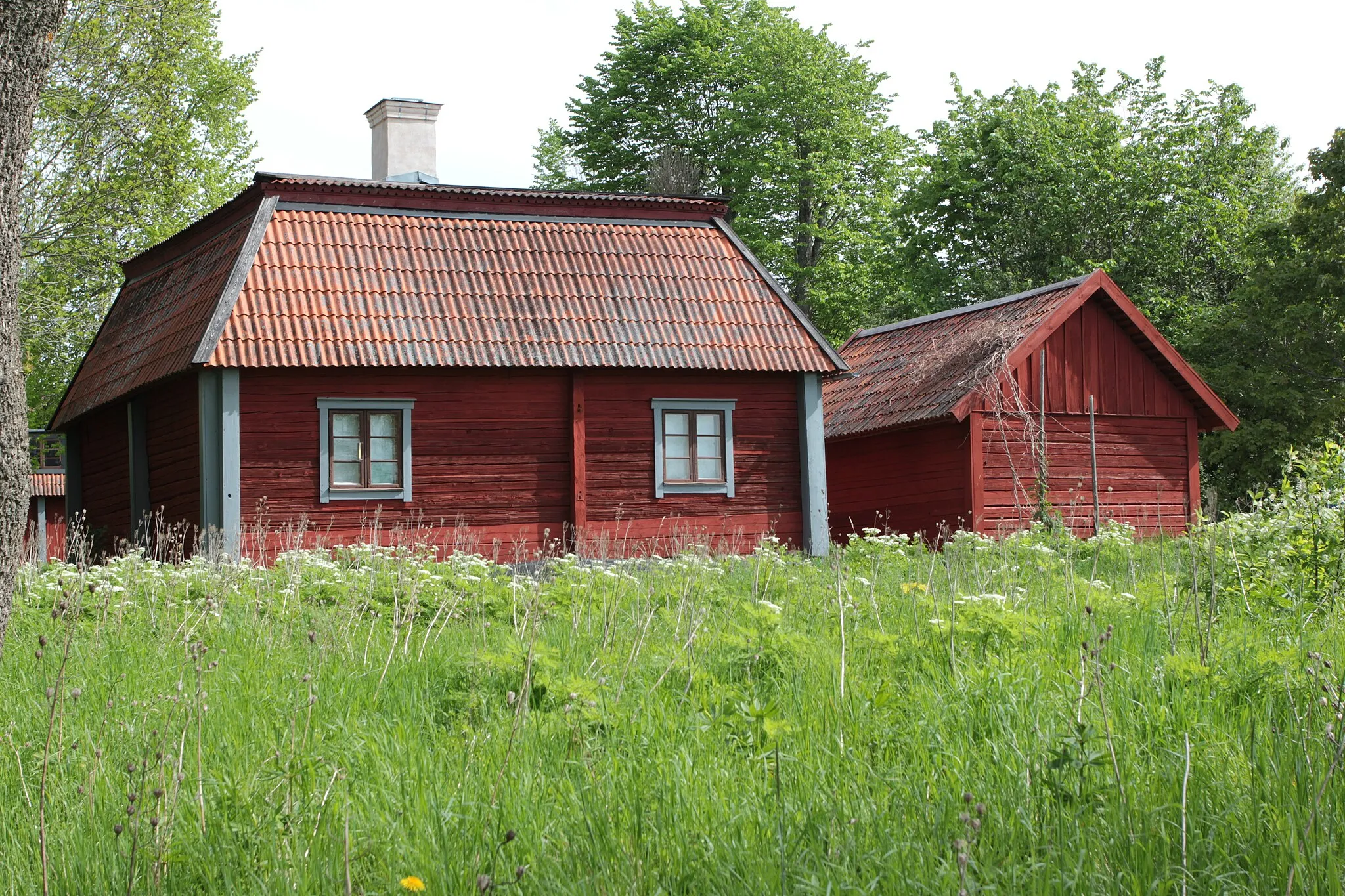 Photo showing: Altomta gård. Foto uppladdat som en del i Bergslagssafarin 26 maj 2012.