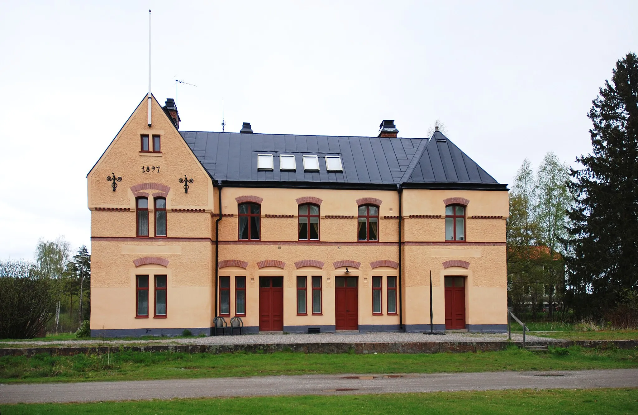 Photo showing: Earlier Railway Station, now Gallery Astley, at Uttersberg, Sweden