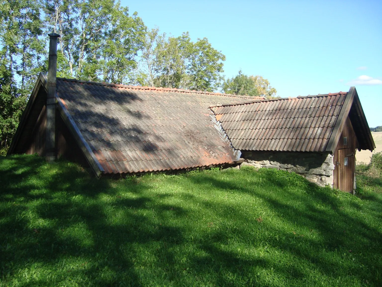 Photo showing: Exteriör Vallerstakällaren 2009