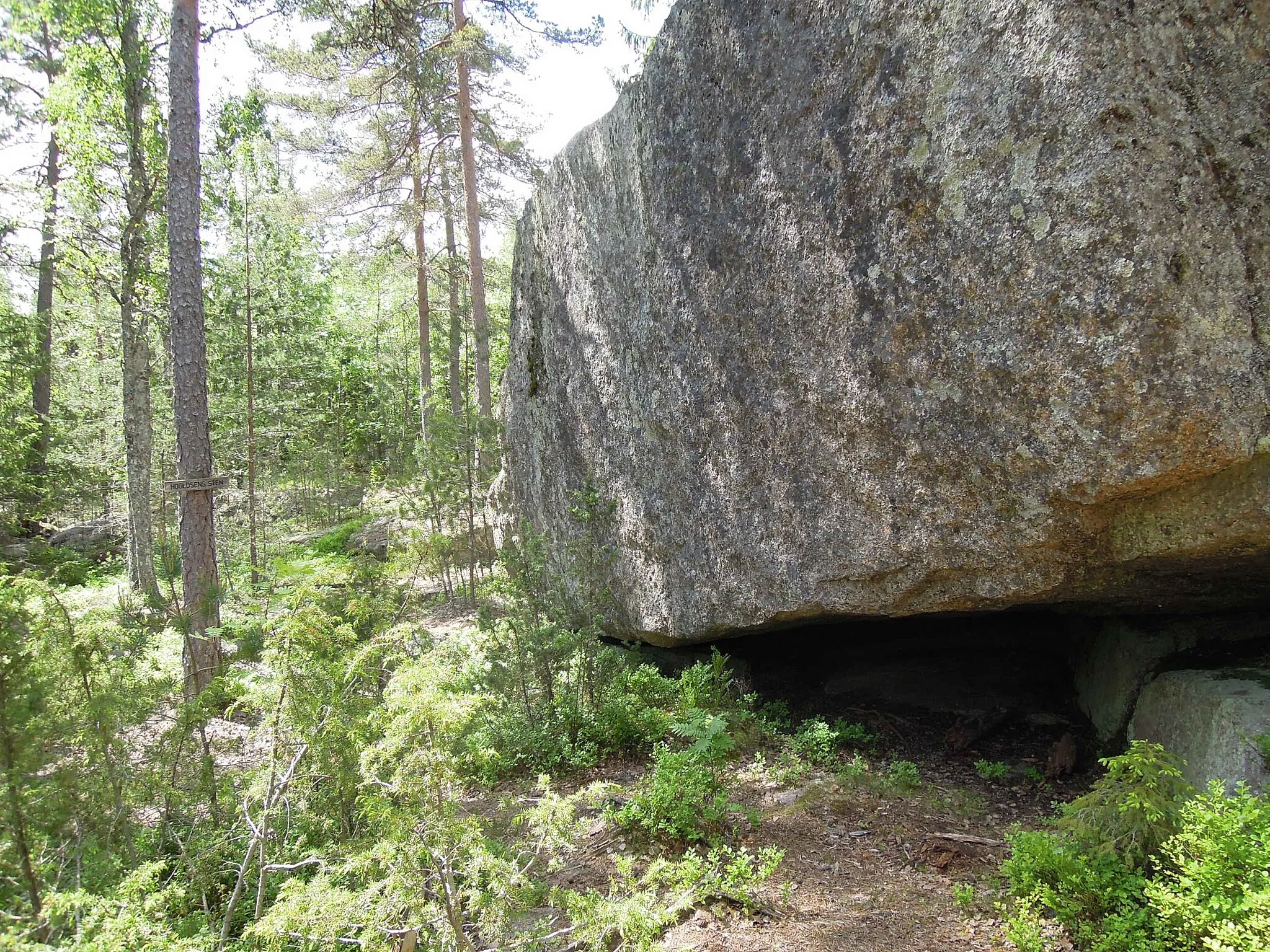 Photo showing: Naturreservatet Skärmarbodabergen Hoglösens sten