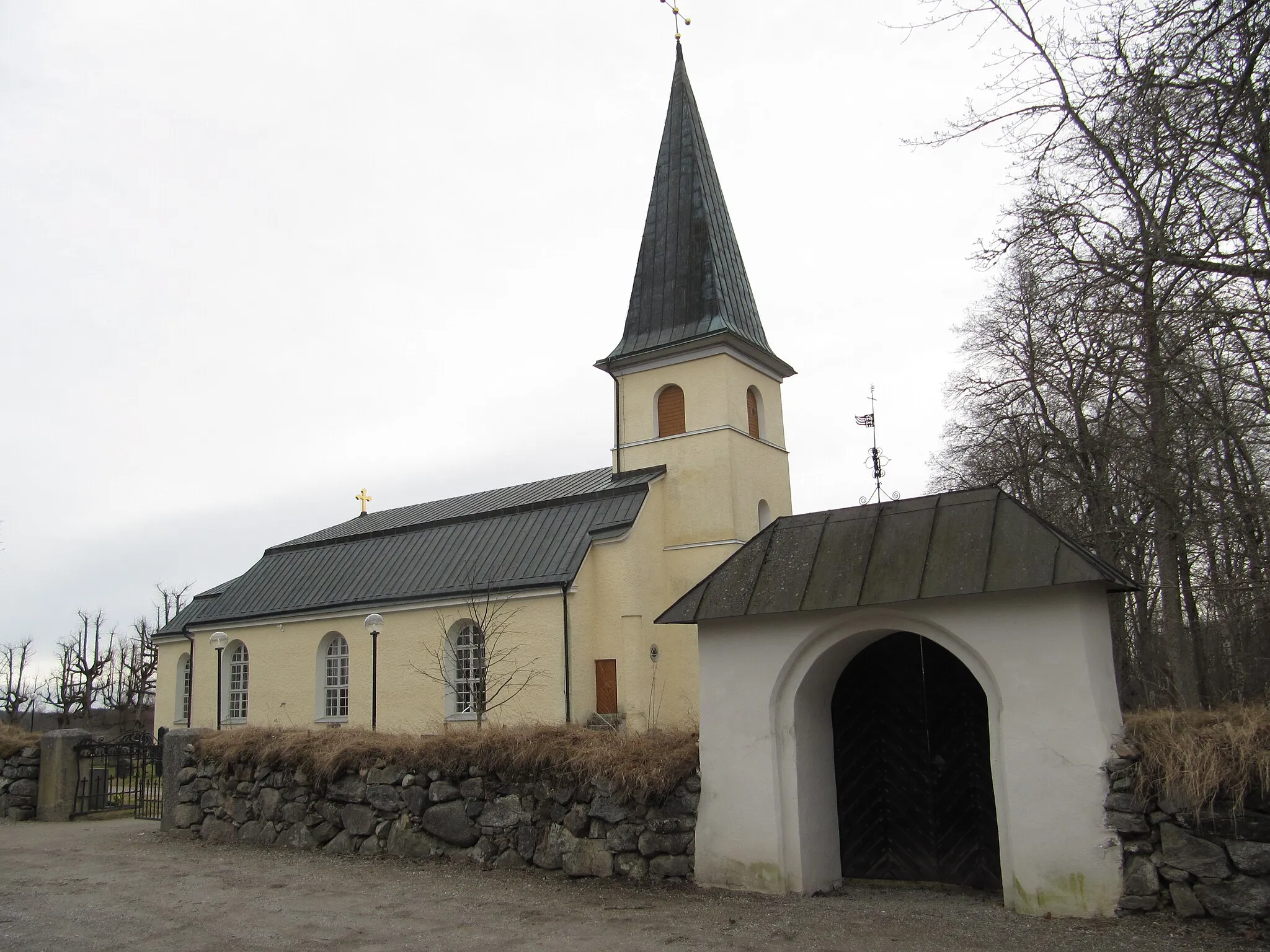 Photo showing: The church Axberg outside Örebro, Sweden