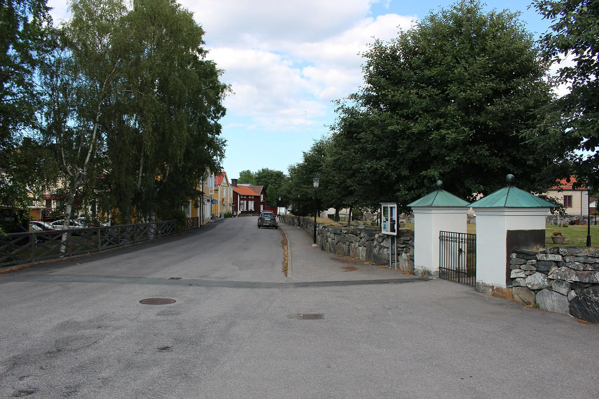 Photo showing: Kyrkogatan i Östhammar. Vy mot öster.