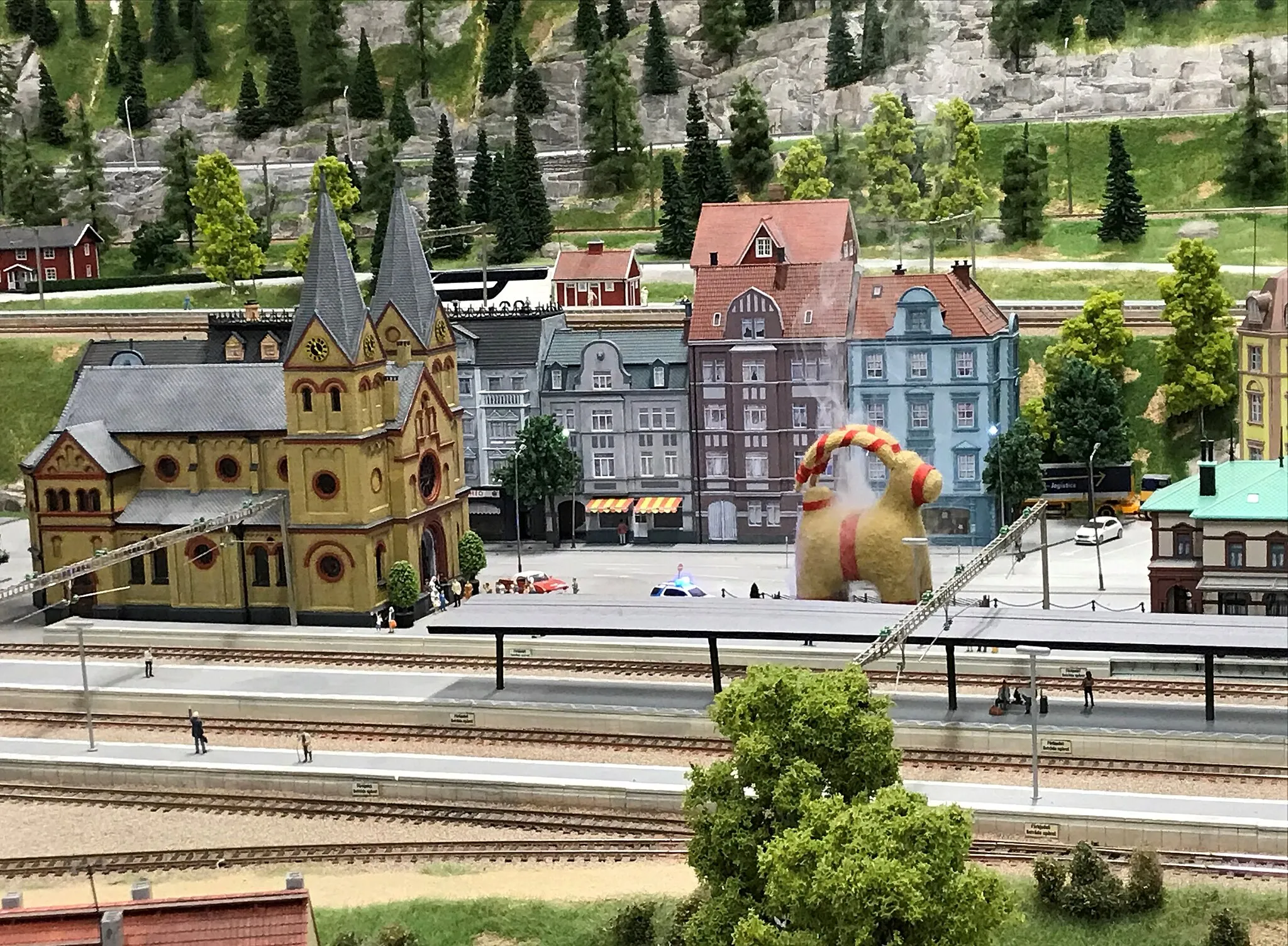 Photo showing: A scale model of the burning Gävle goat in Miniature Kingdom in Kungsör, Sweden. December 28, 2019.