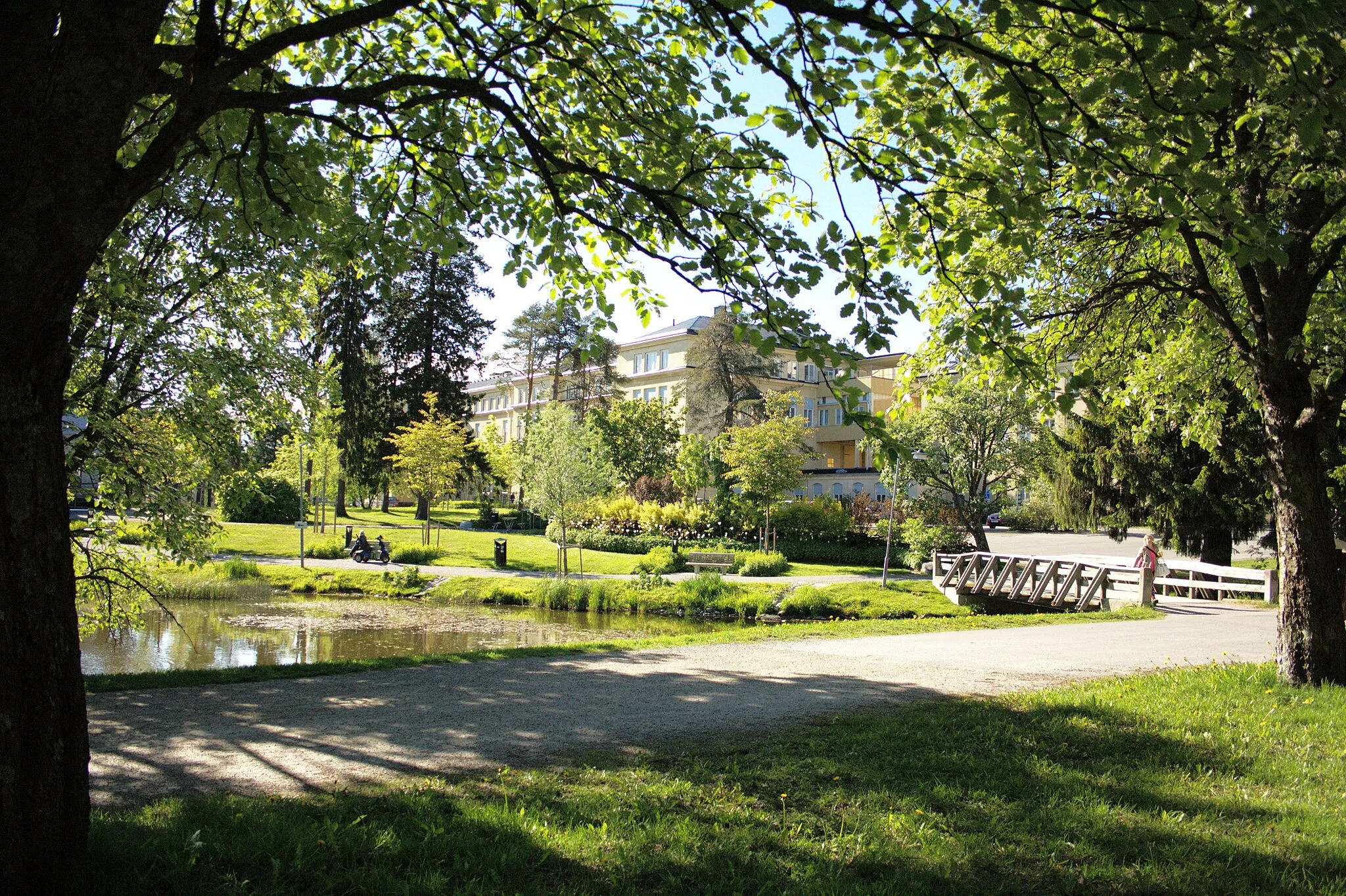 Photo showing: The hospital park at University Hospital of Umeå.