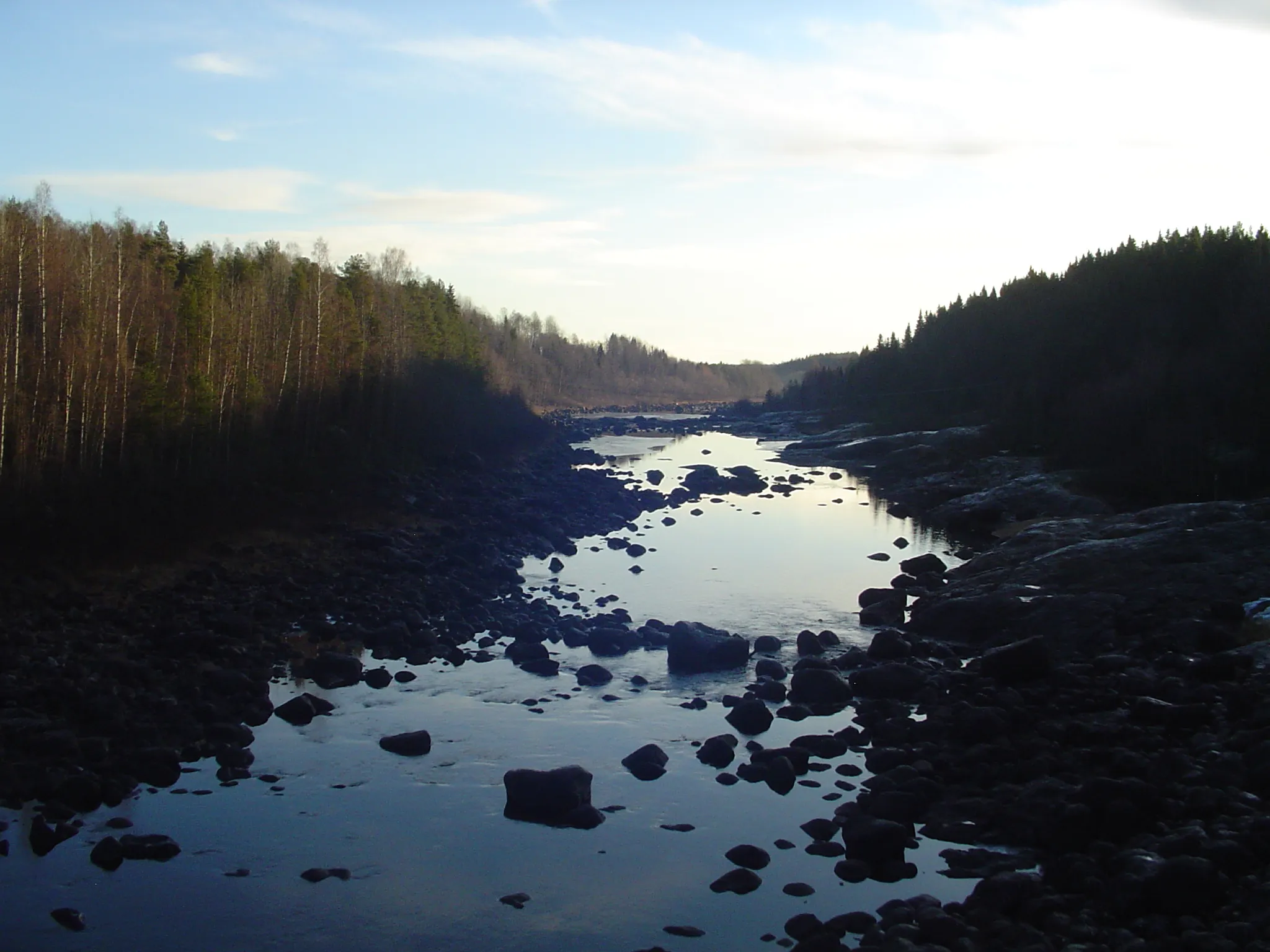 Photo showing: Bild över Umeälven nedströms Sörforsbron